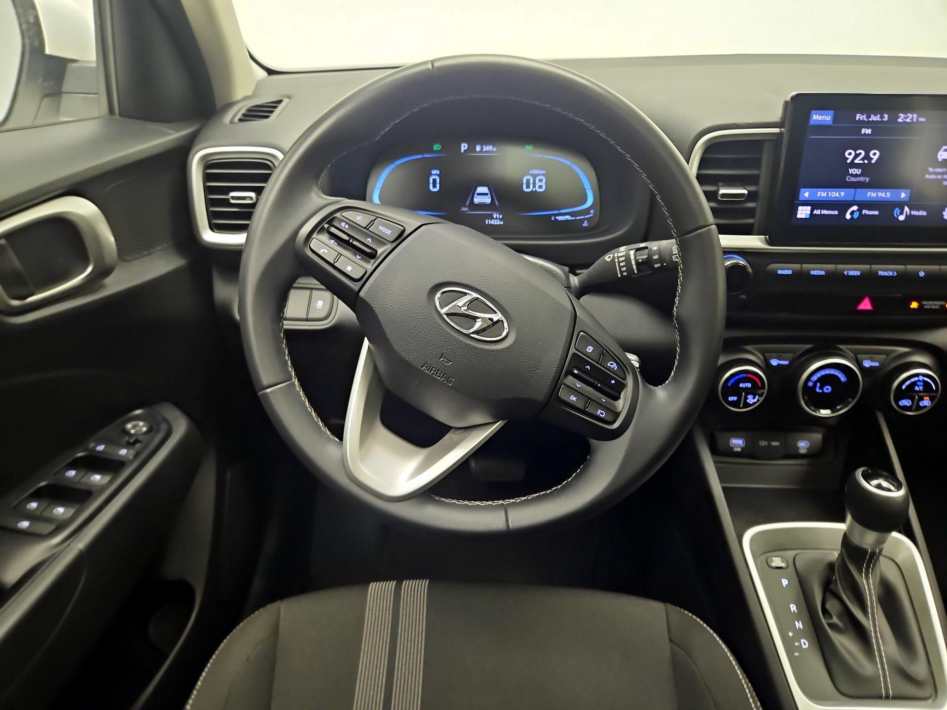 Thumbnail: 2023 Hyundai Venue - 10