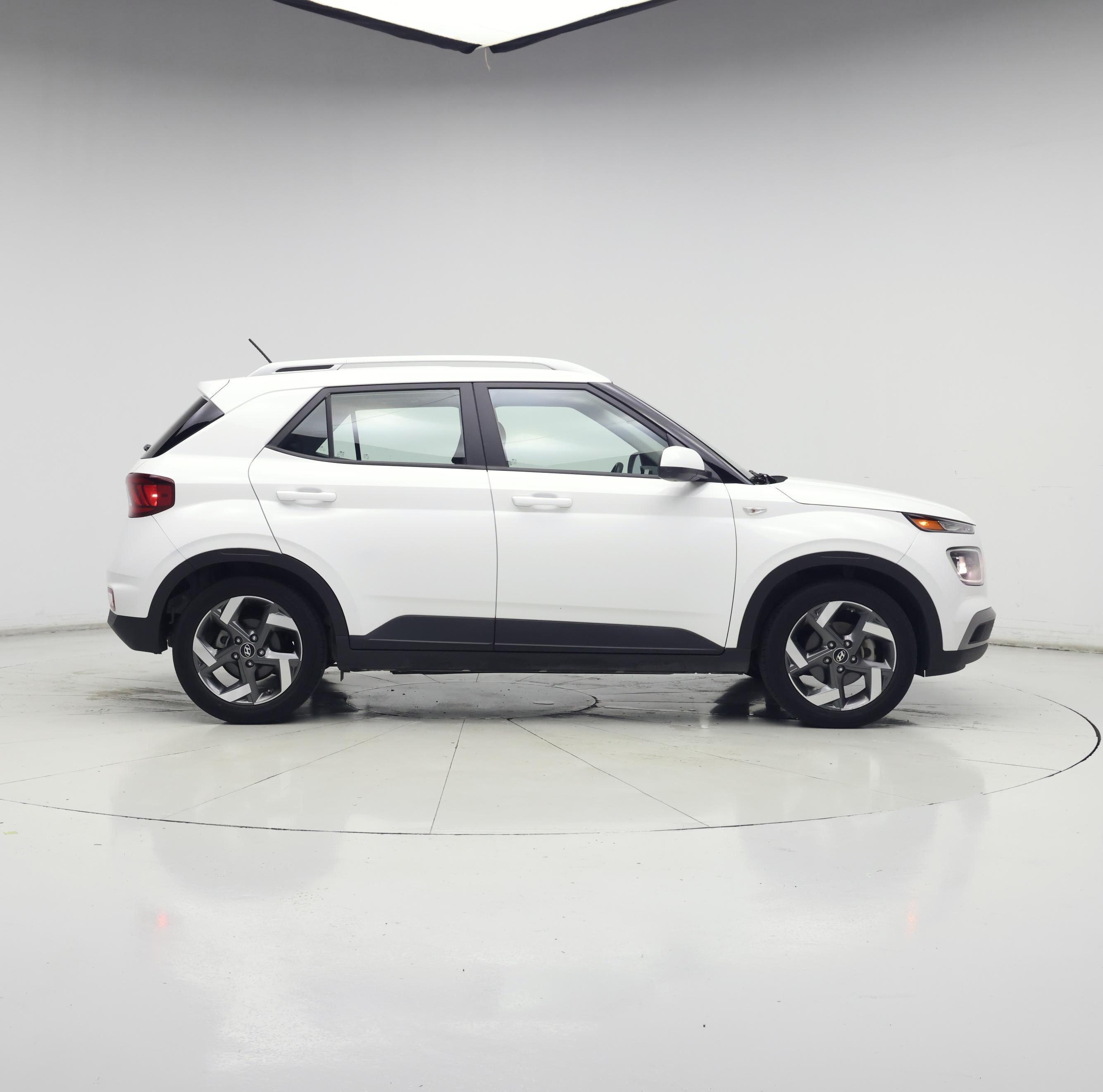 Thumbnail: 2023 Hyundai Venue - 7
