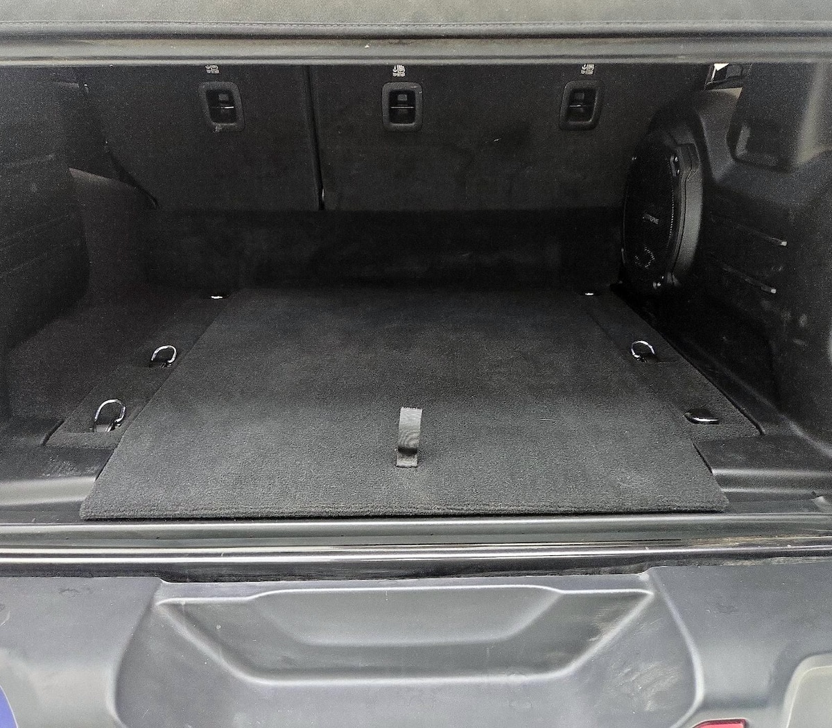 Trunk/Cargo (Seats Up)