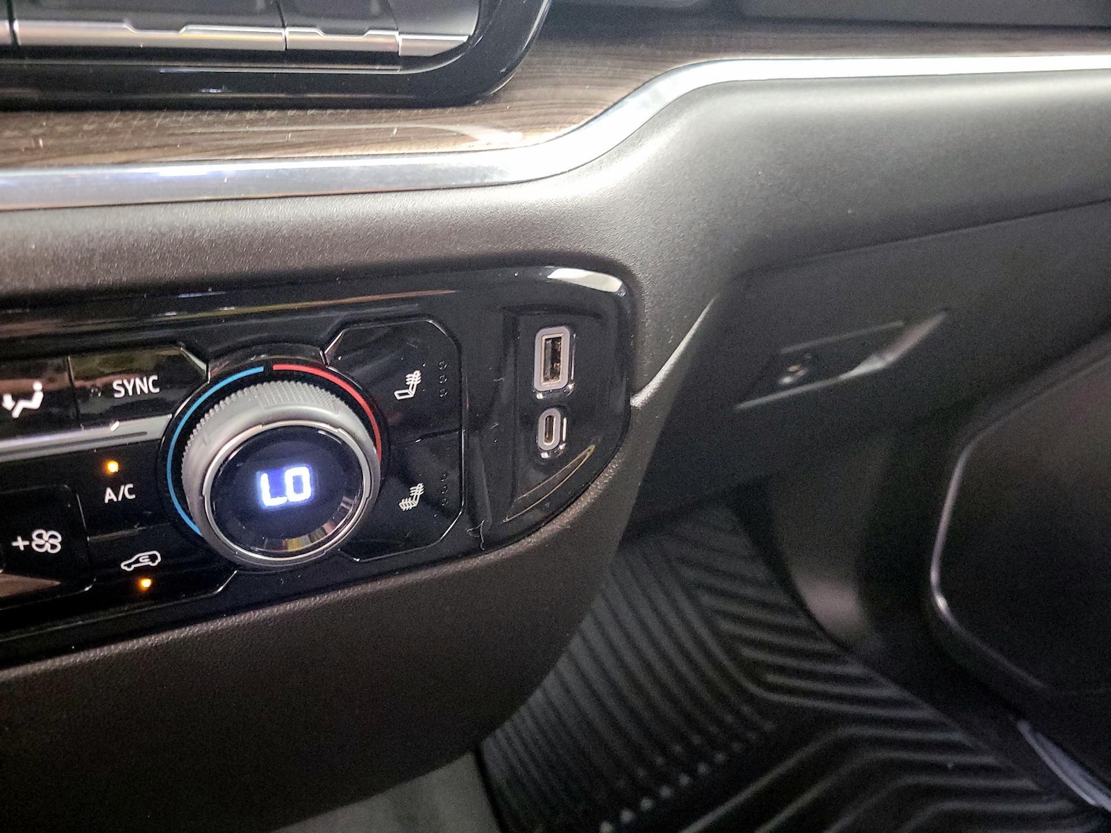 2023 Chevrolet Silverado 1500 LT - Photo 19