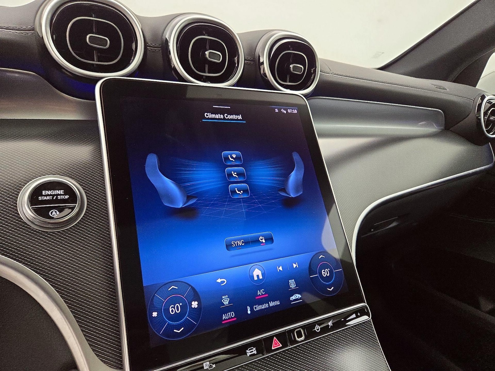 2024 Mercedes-Benz GLC GLC 300 - Photo 17