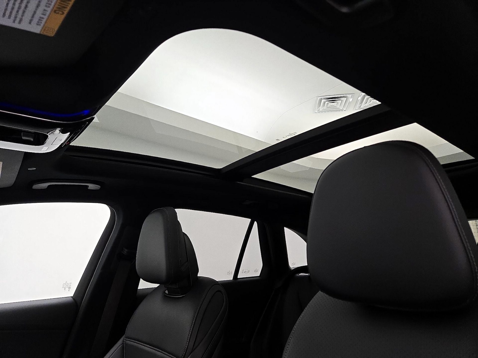 2024 Mercedes-Benz GLC GLC 300 - Photo 20