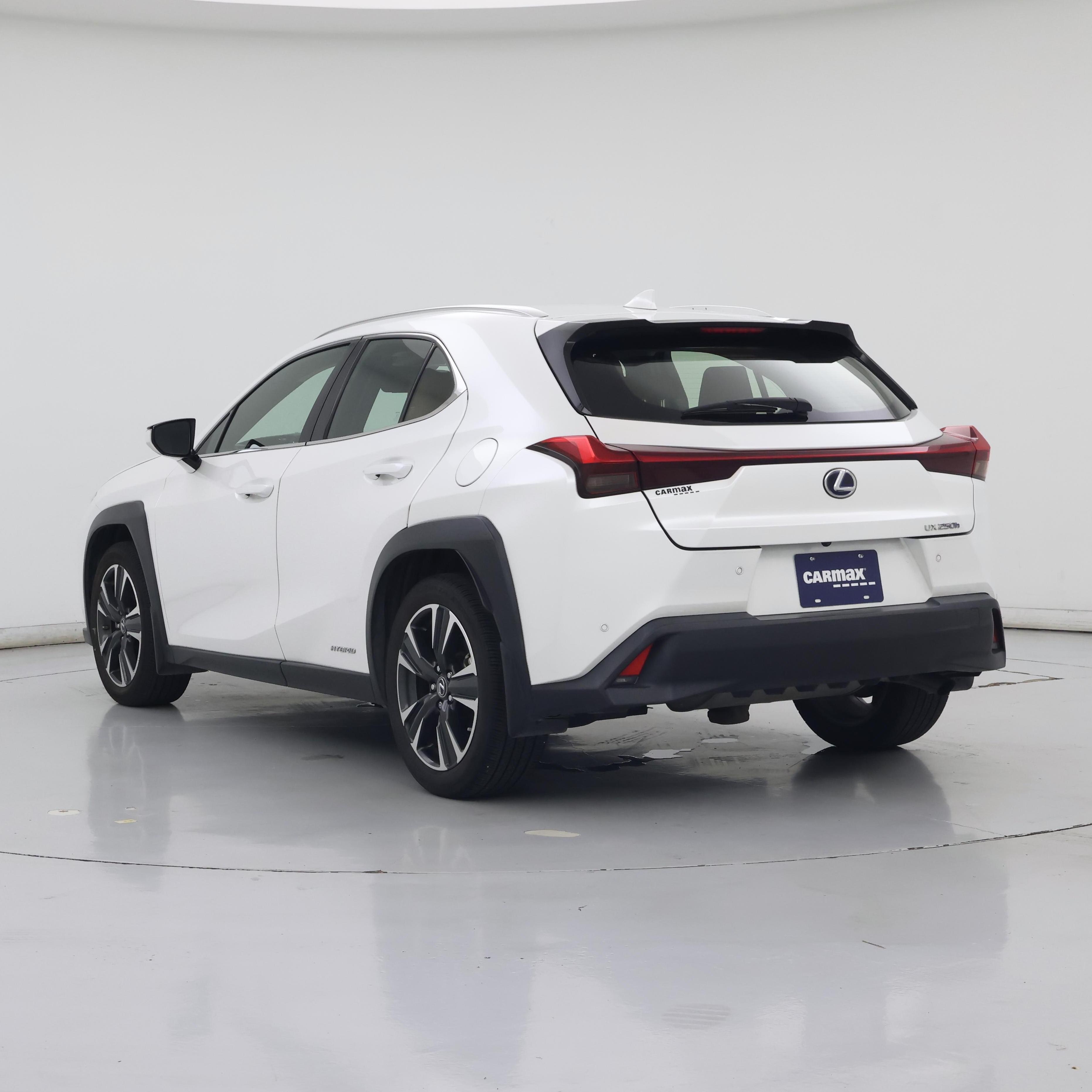 Thumbnail: 2020 Lexus UX - 2