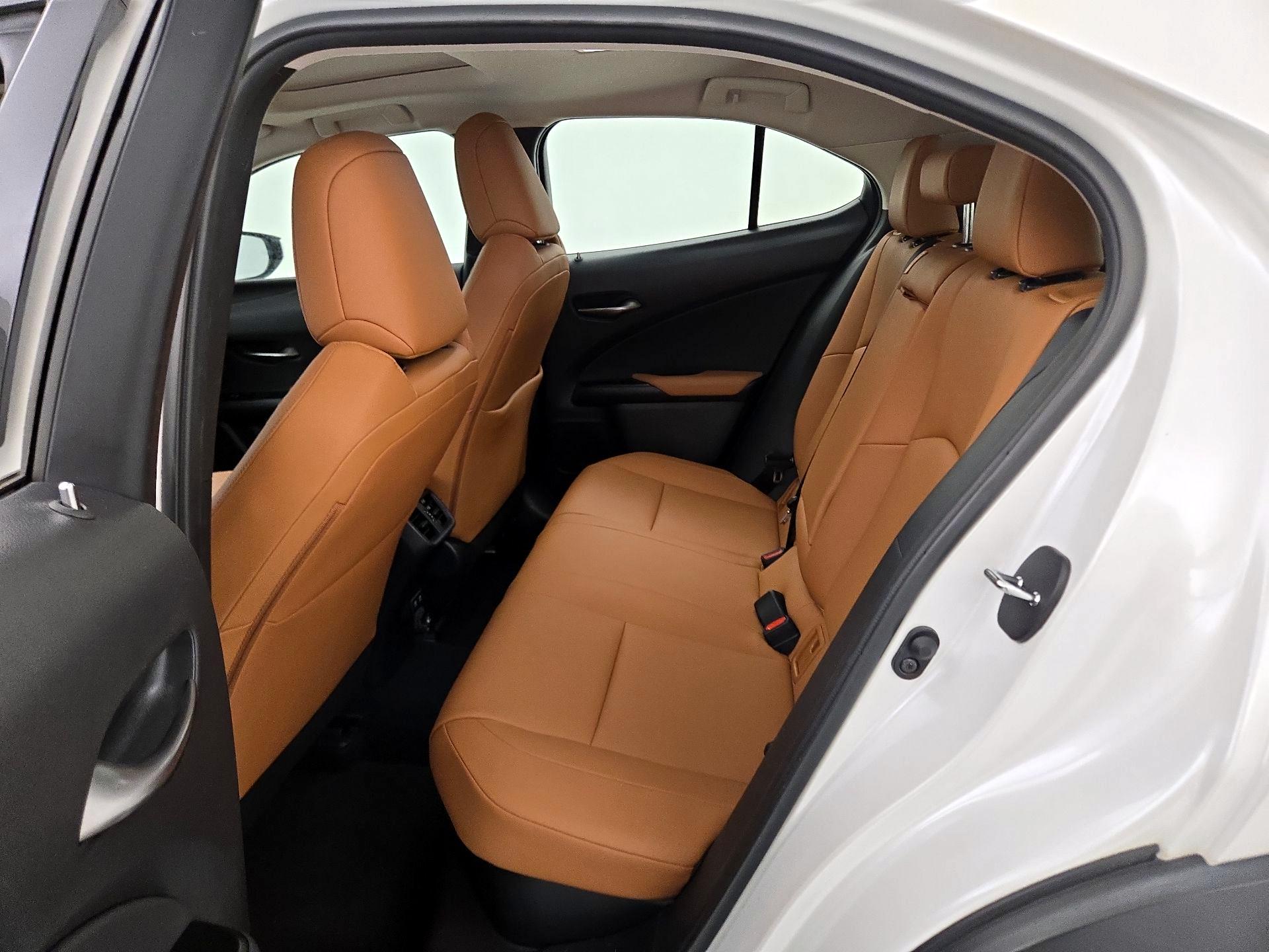 Thumbnail: 2020 Lexus UX - 20