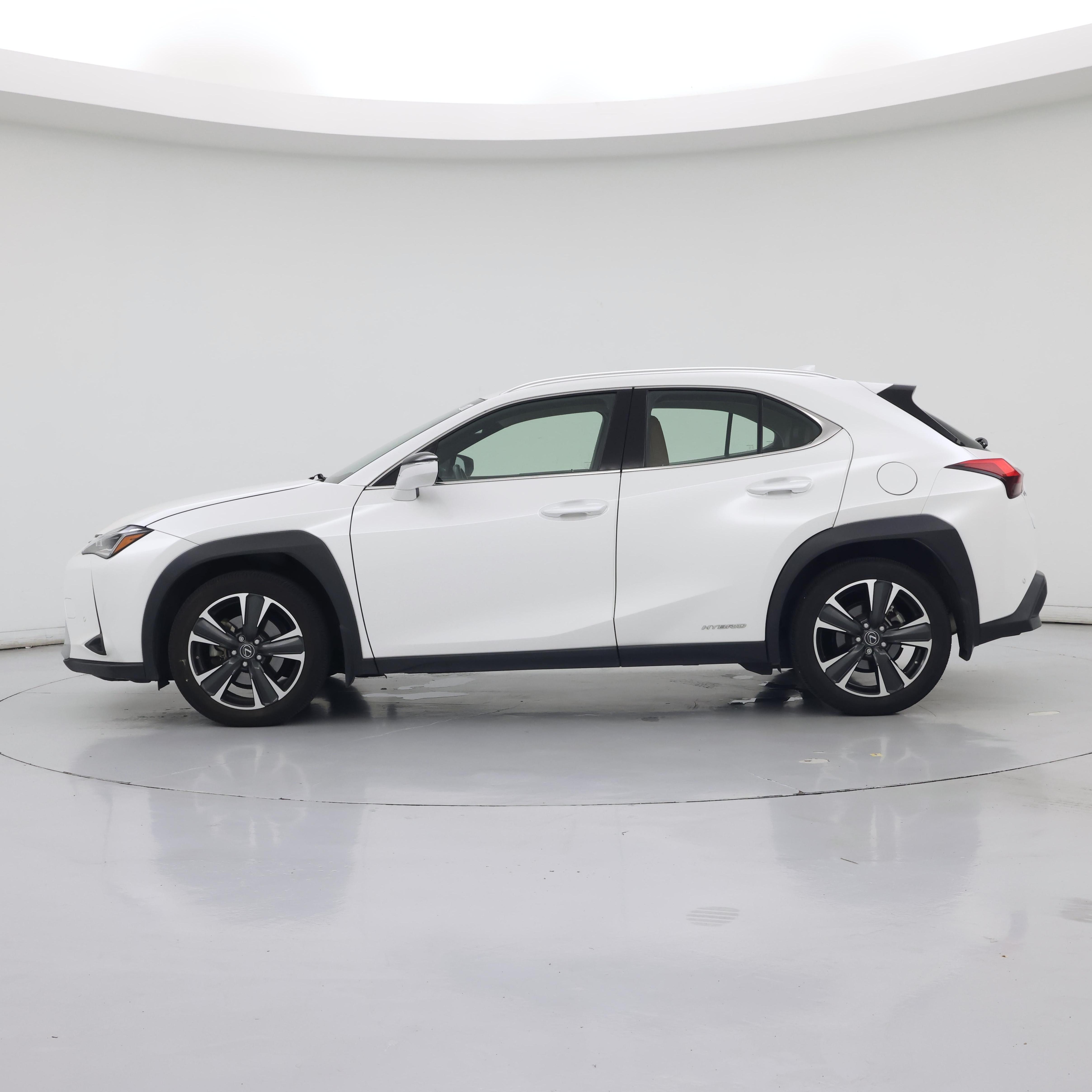Thumbnail: 2020 Lexus UX - 3