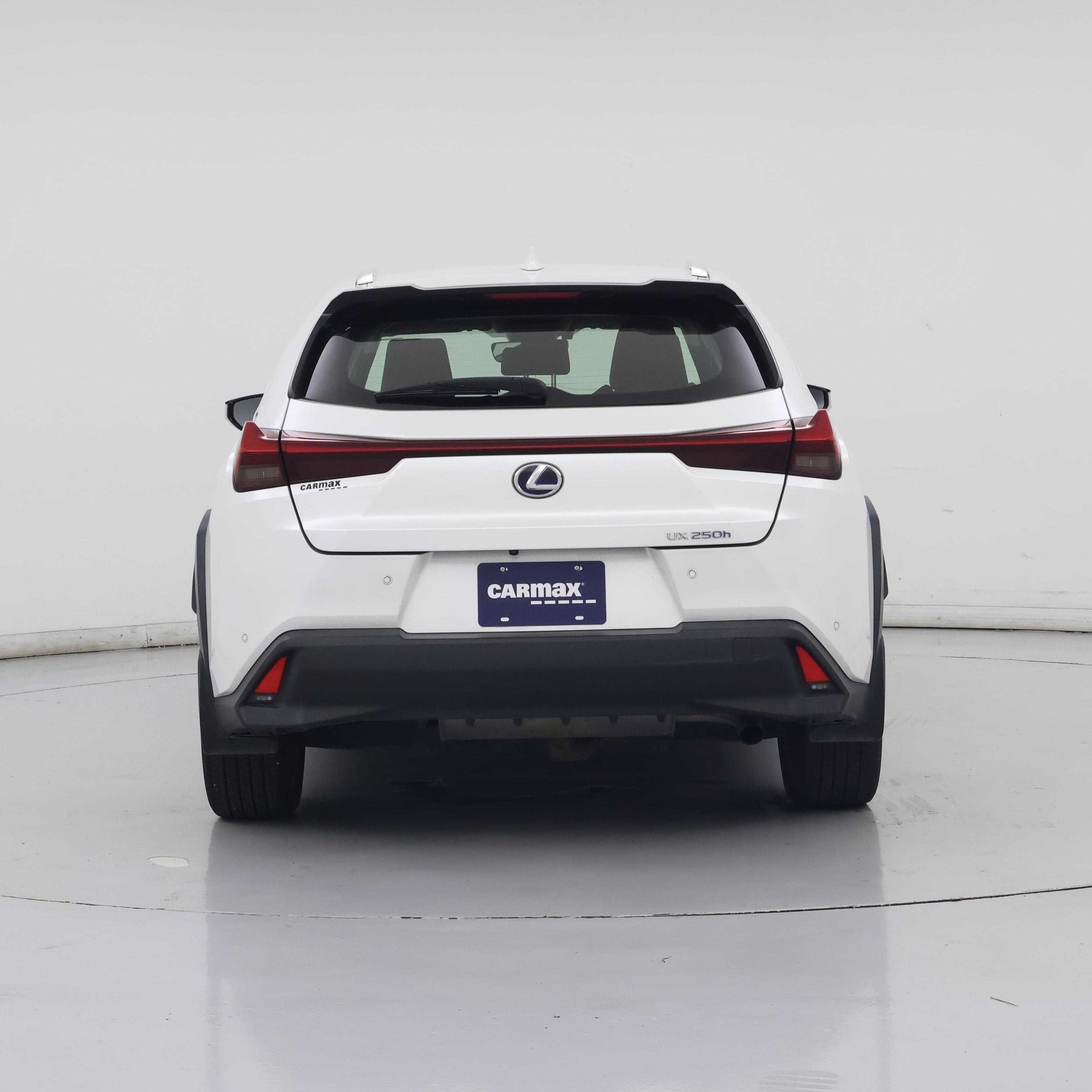 Thumbnail: 2020 Lexus UX - 6