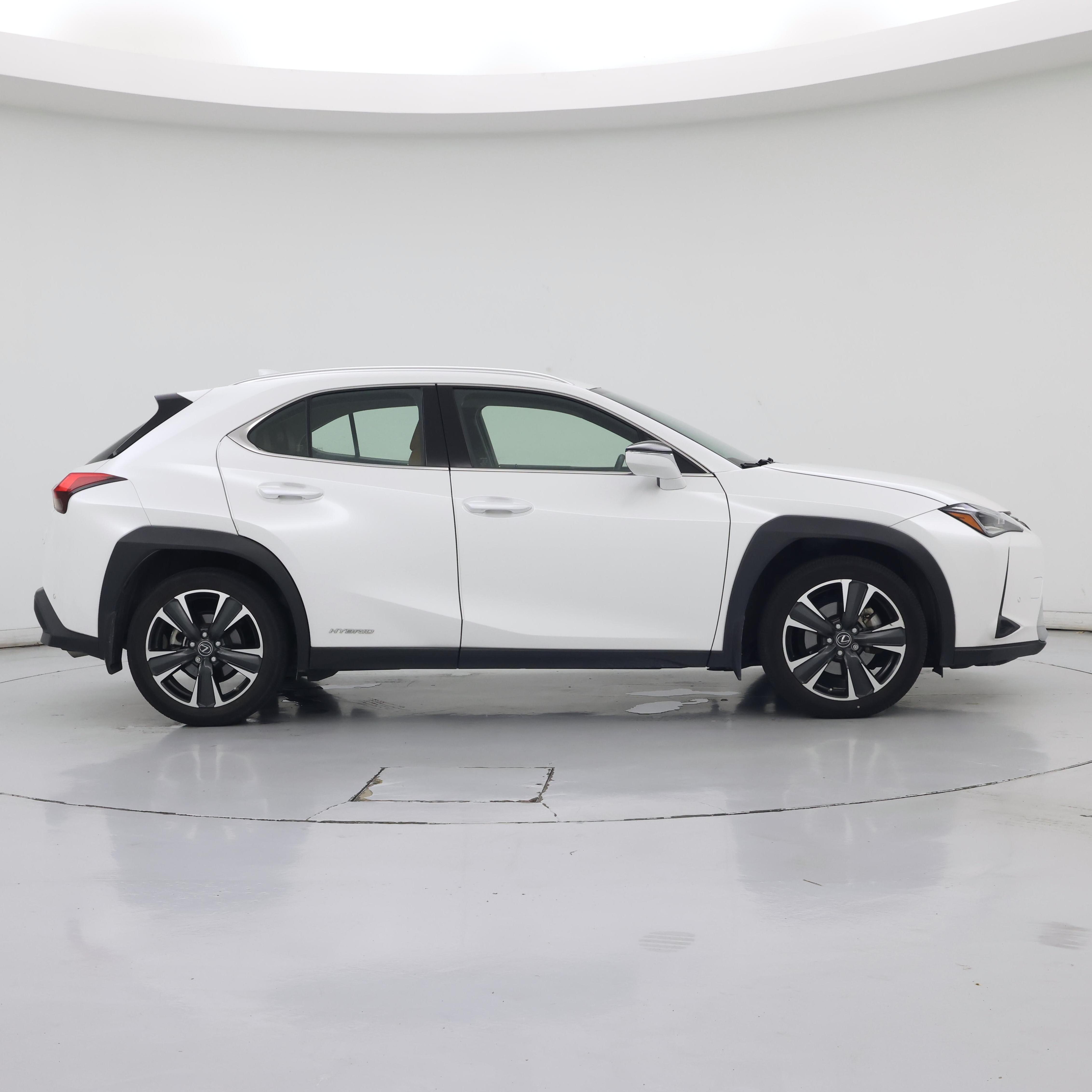 Thumbnail: 2020 Lexus UX - 7