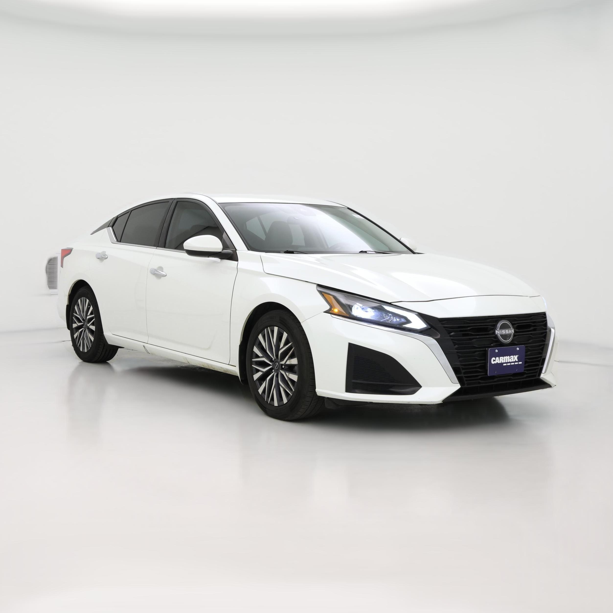 Thumbnail: 2023 Nissan Altima - 1