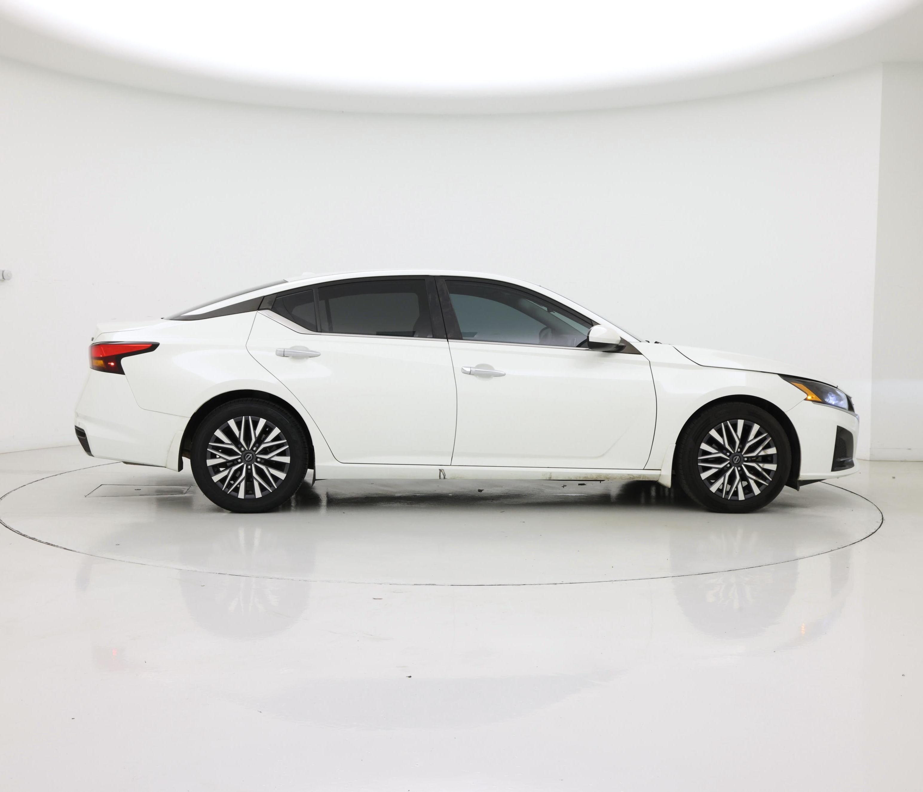 Thumbnail: 2023 Nissan Altima - 7