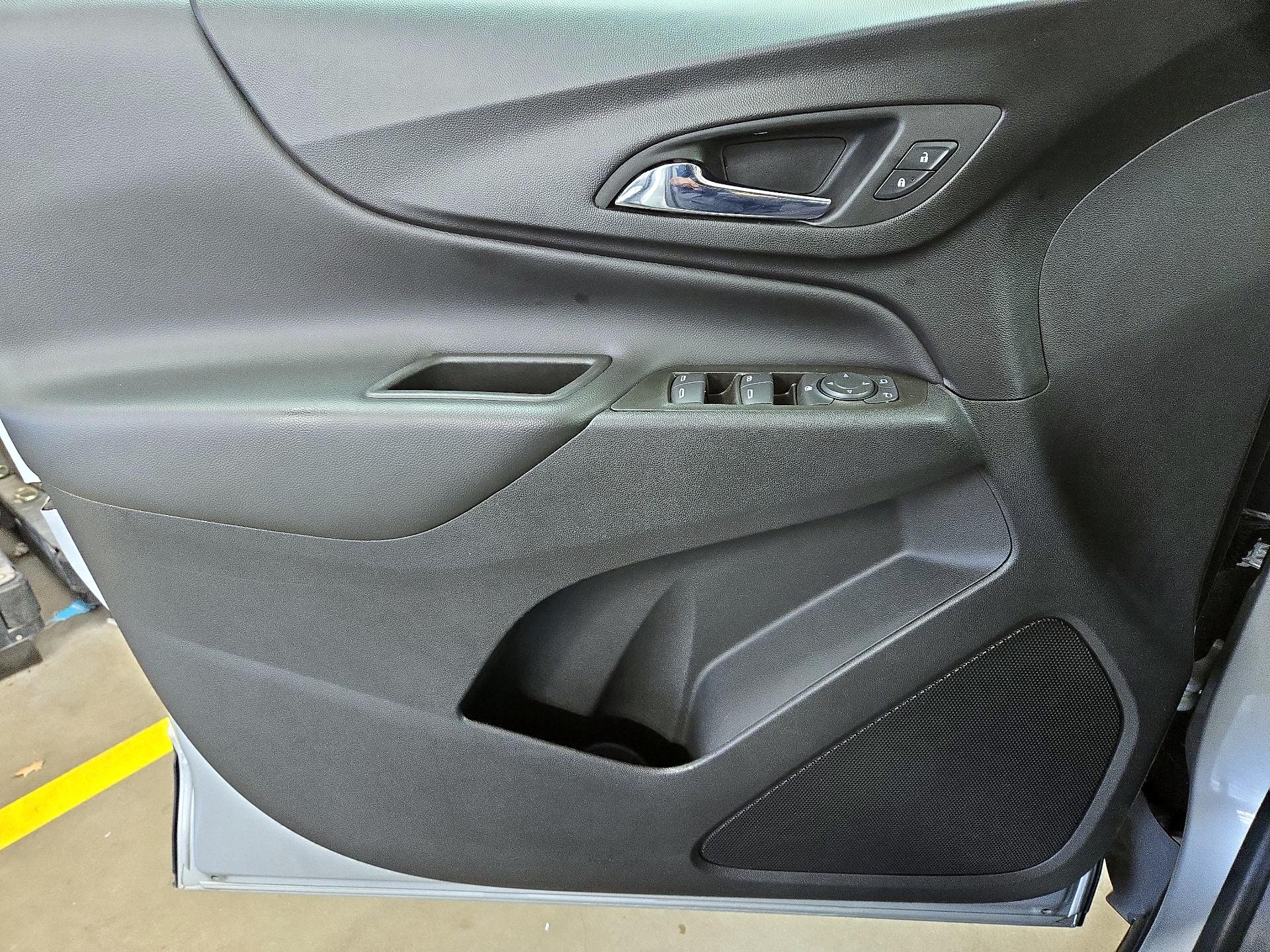 Thumbnail: 2022 Chevrolet Equinox - 12