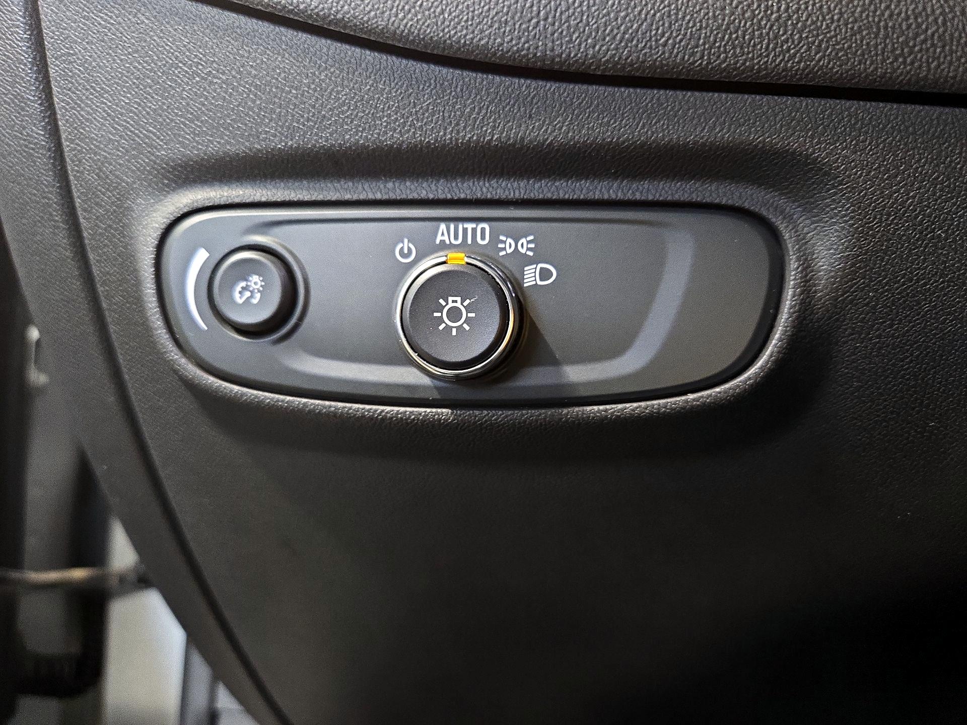 Thumbnail: 2022 Chevrolet Equinox - 13
