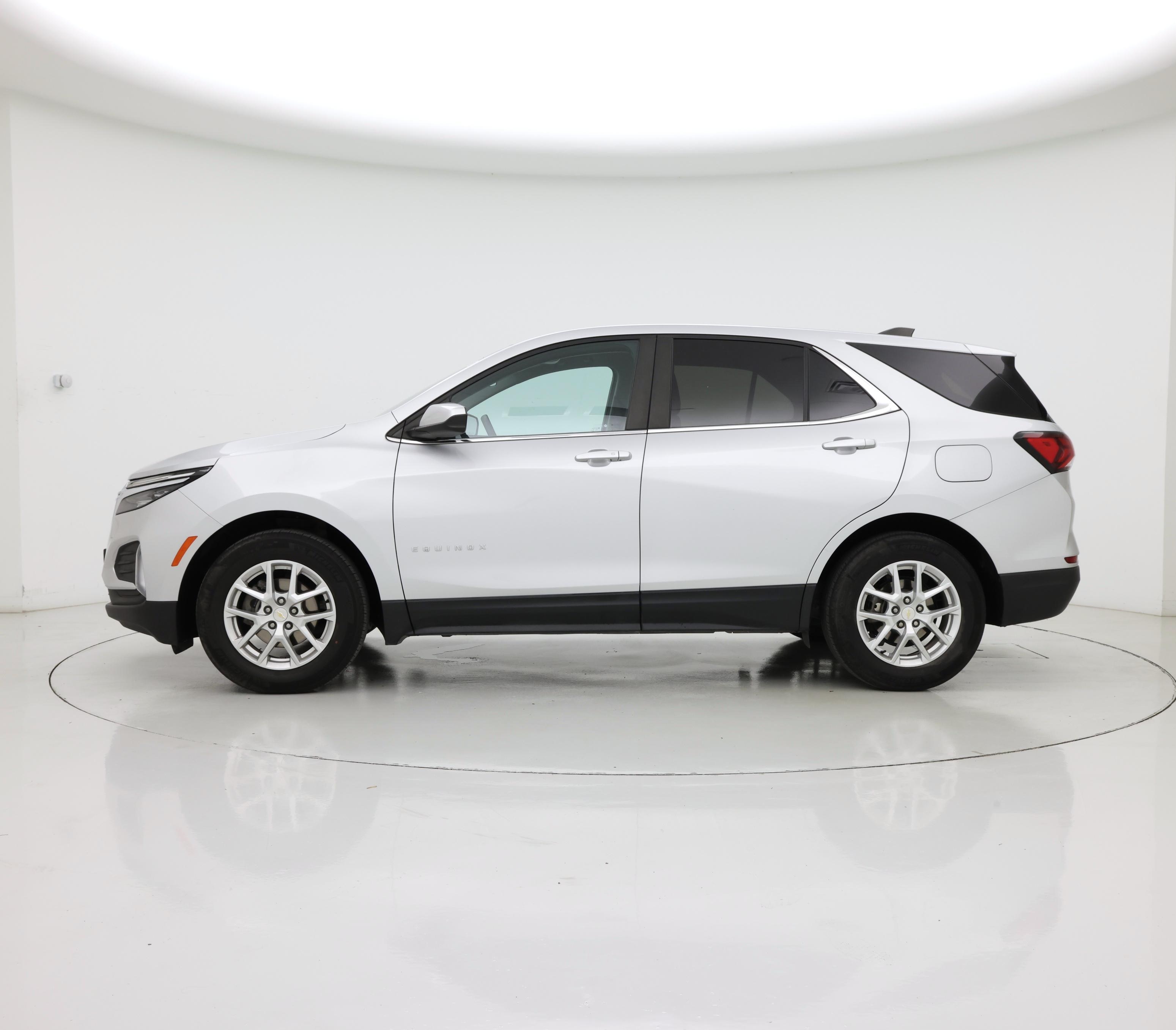 Thumbnail: 2022 Chevrolet Equinox - 3