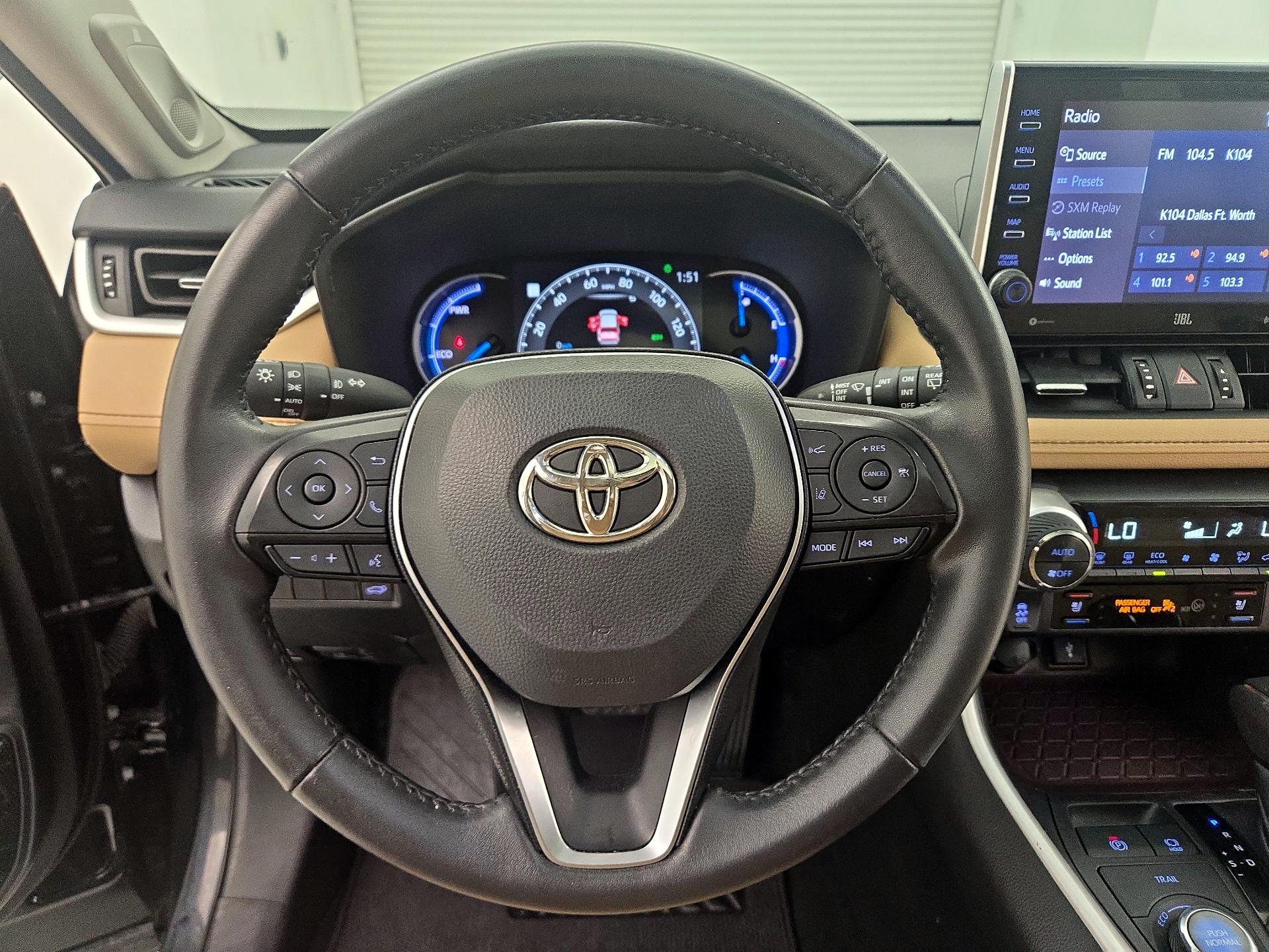 Thumbnail: 2022 Toyota RAV4 - 10