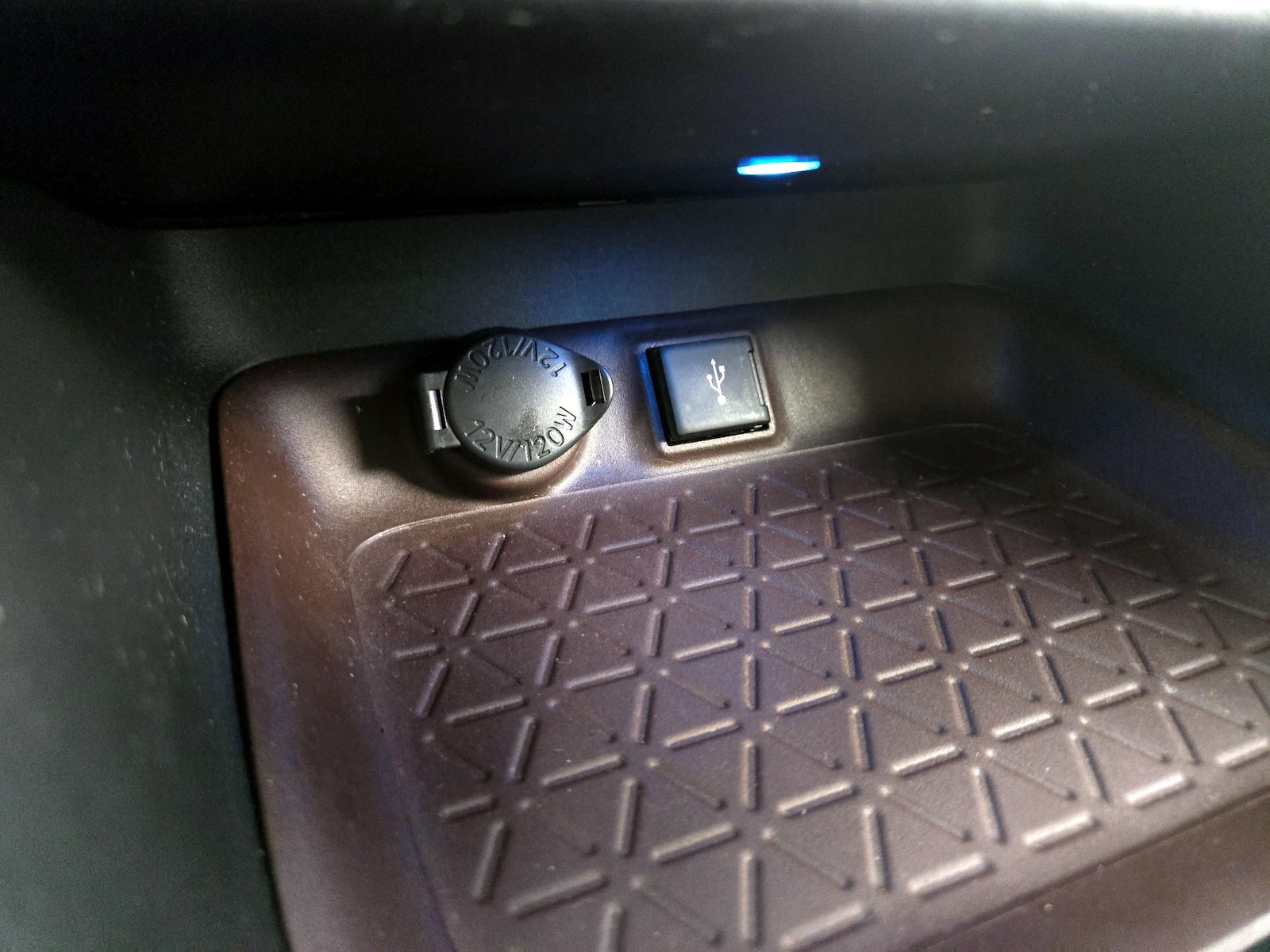 2022 Toyota RAV4 Limited - Photo 19