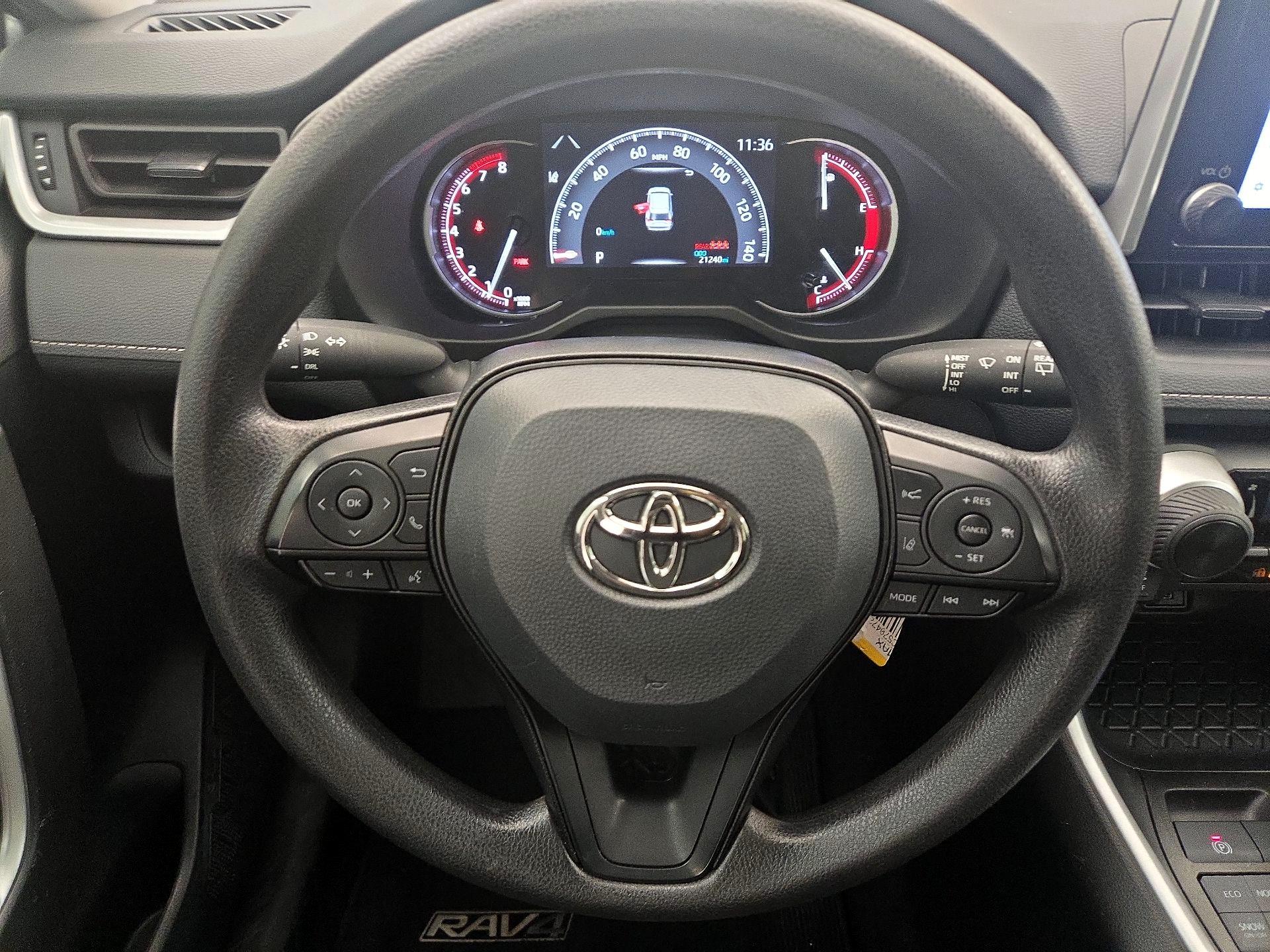 Thumbnail: 2025 Toyota RAV4 - 10