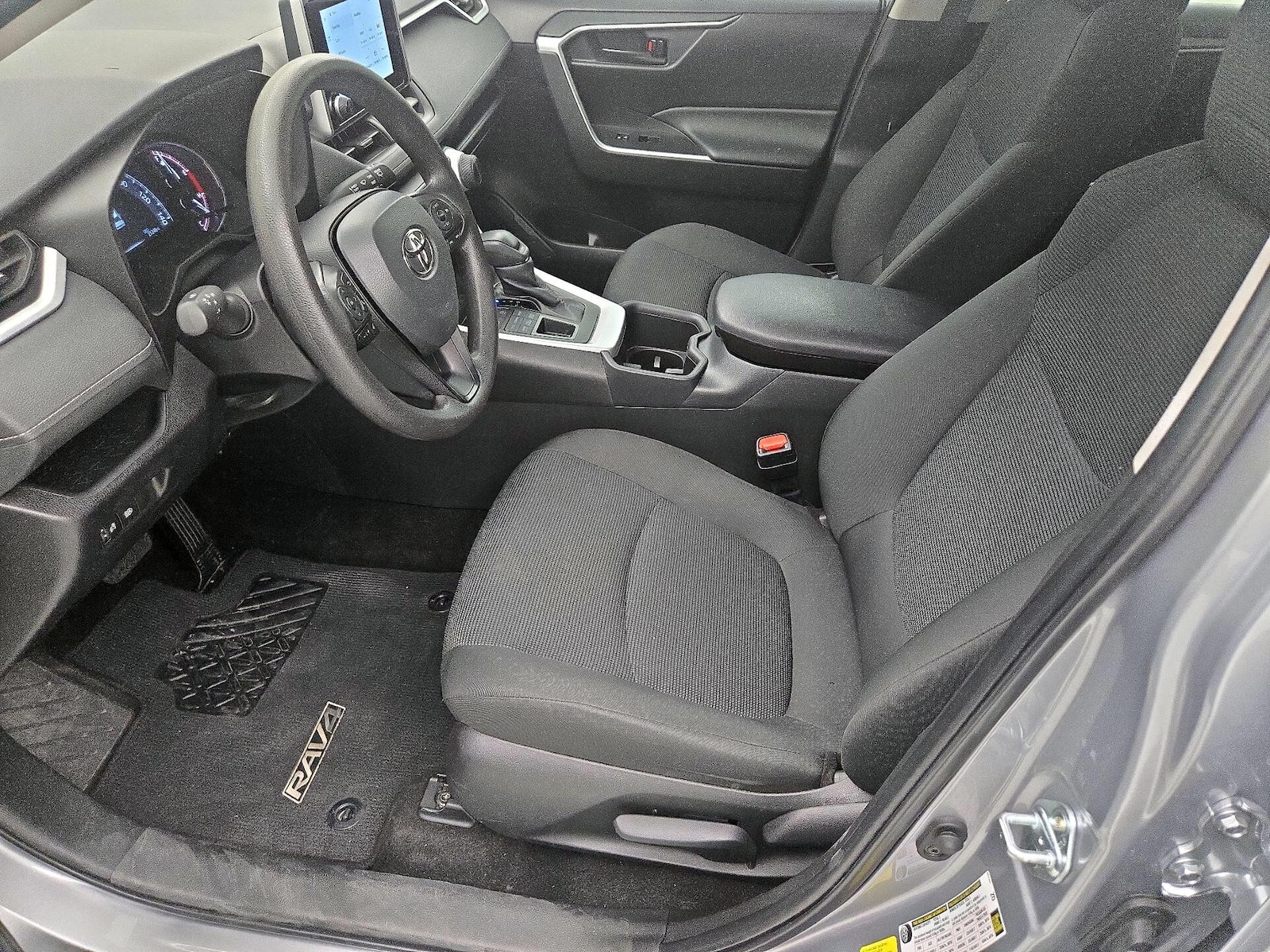 2025 Toyota RAV4 LE - Photo 12