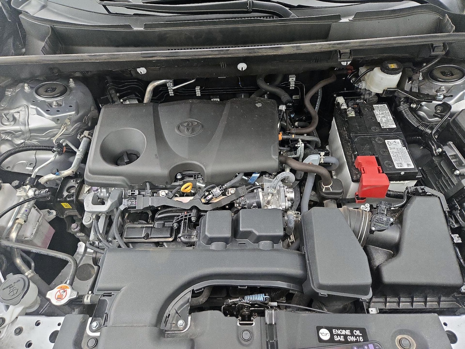 2025 Toyota RAV4 LE - Photo 22