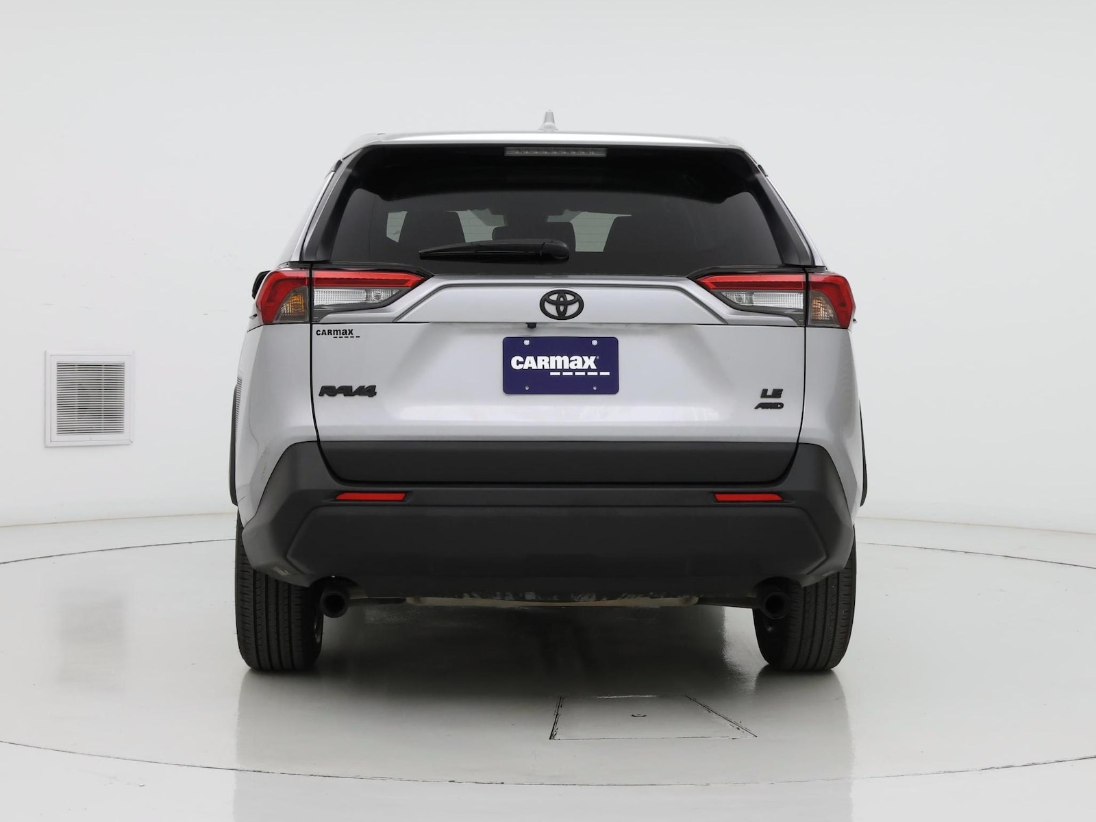 2025 Toyota RAV4 LE - Photo 7