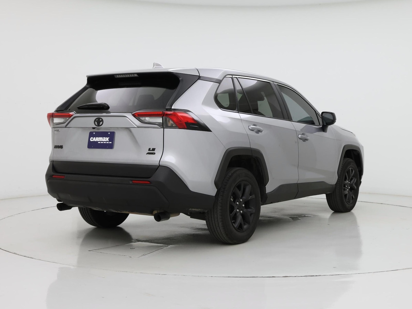 2025 Toyota RAV4 LE - Photo 9
