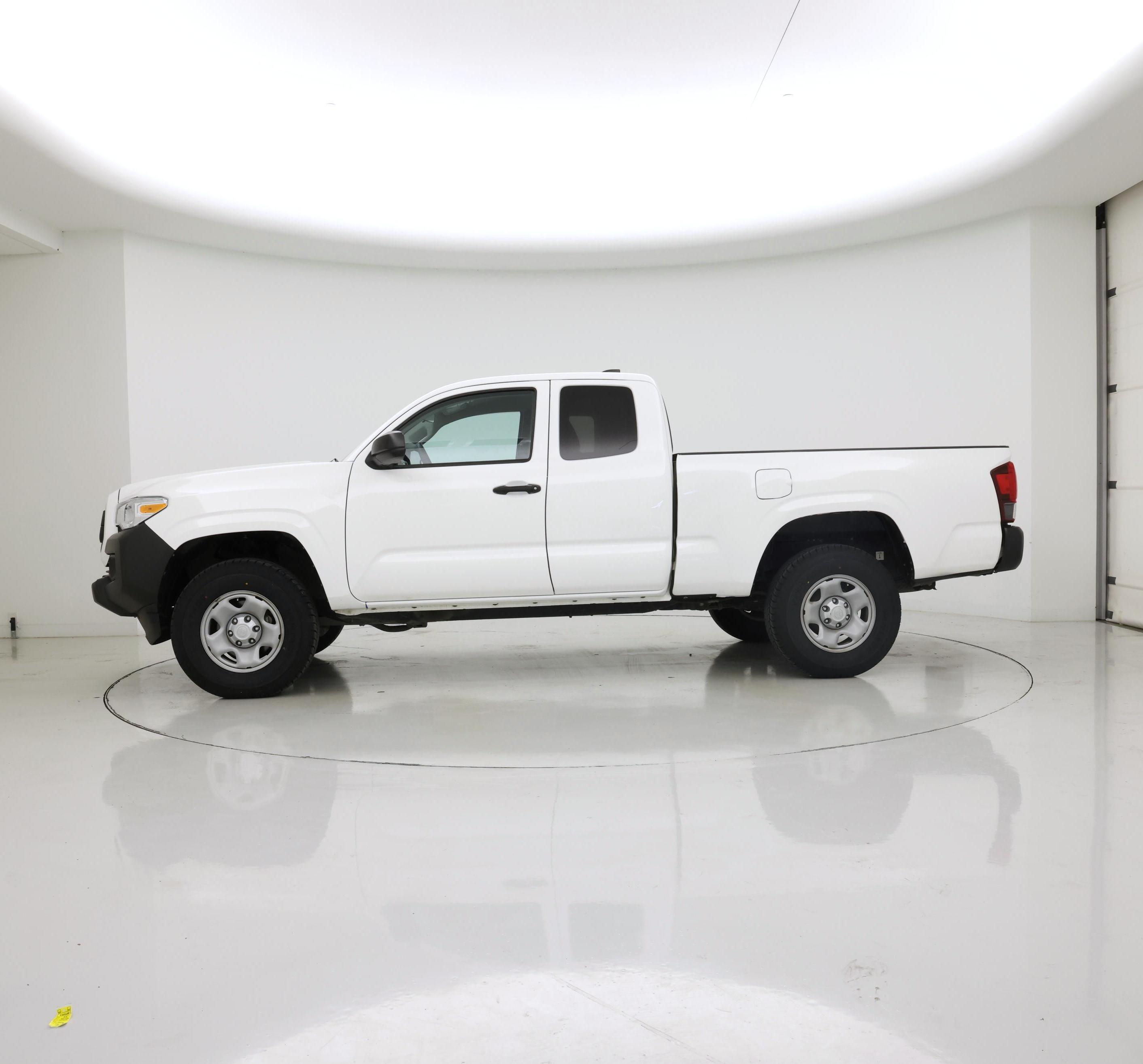 Thumbnail: 2023 Toyota Tacoma - 3