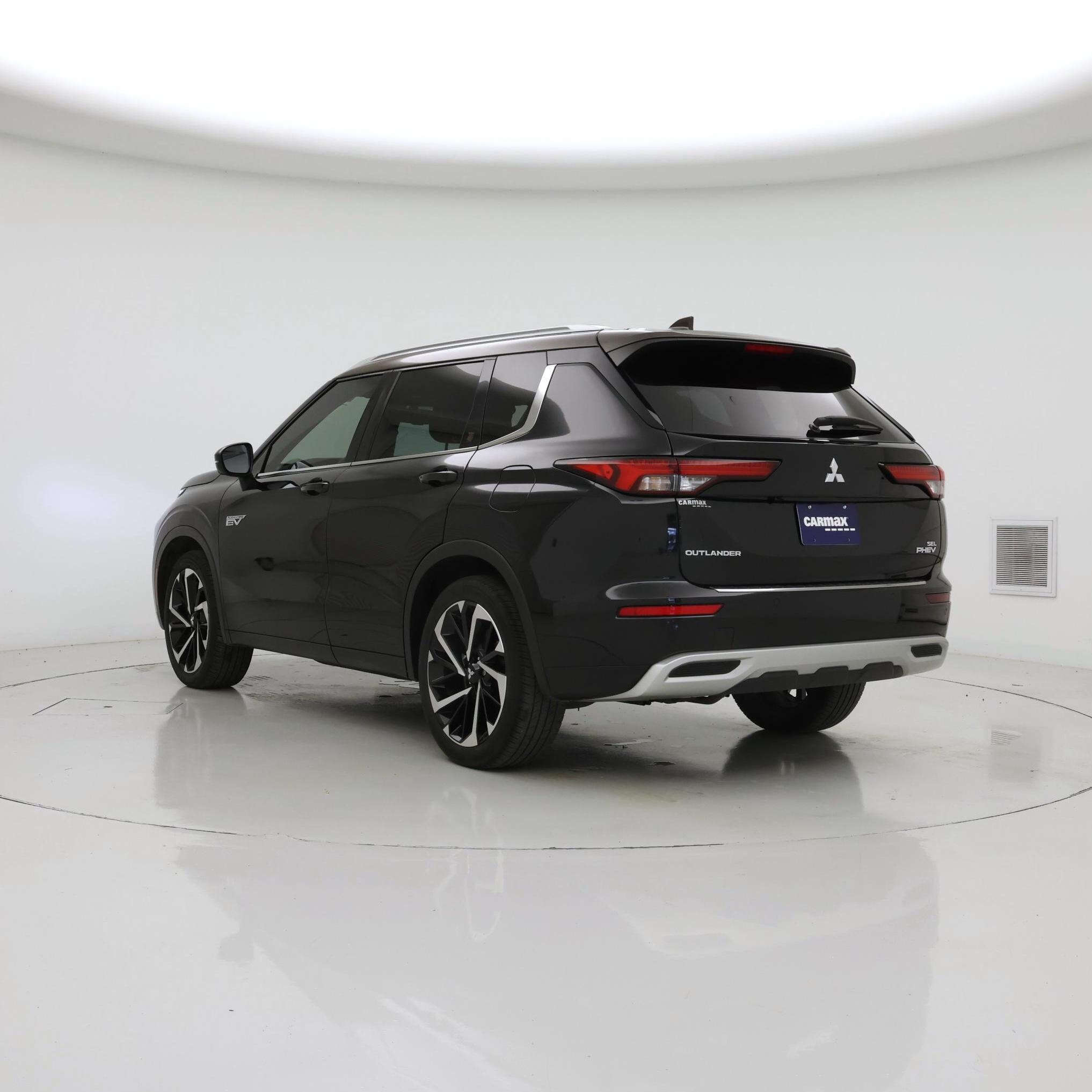 Thumbnail: 2023 Mitsubishi Outlander - 2
