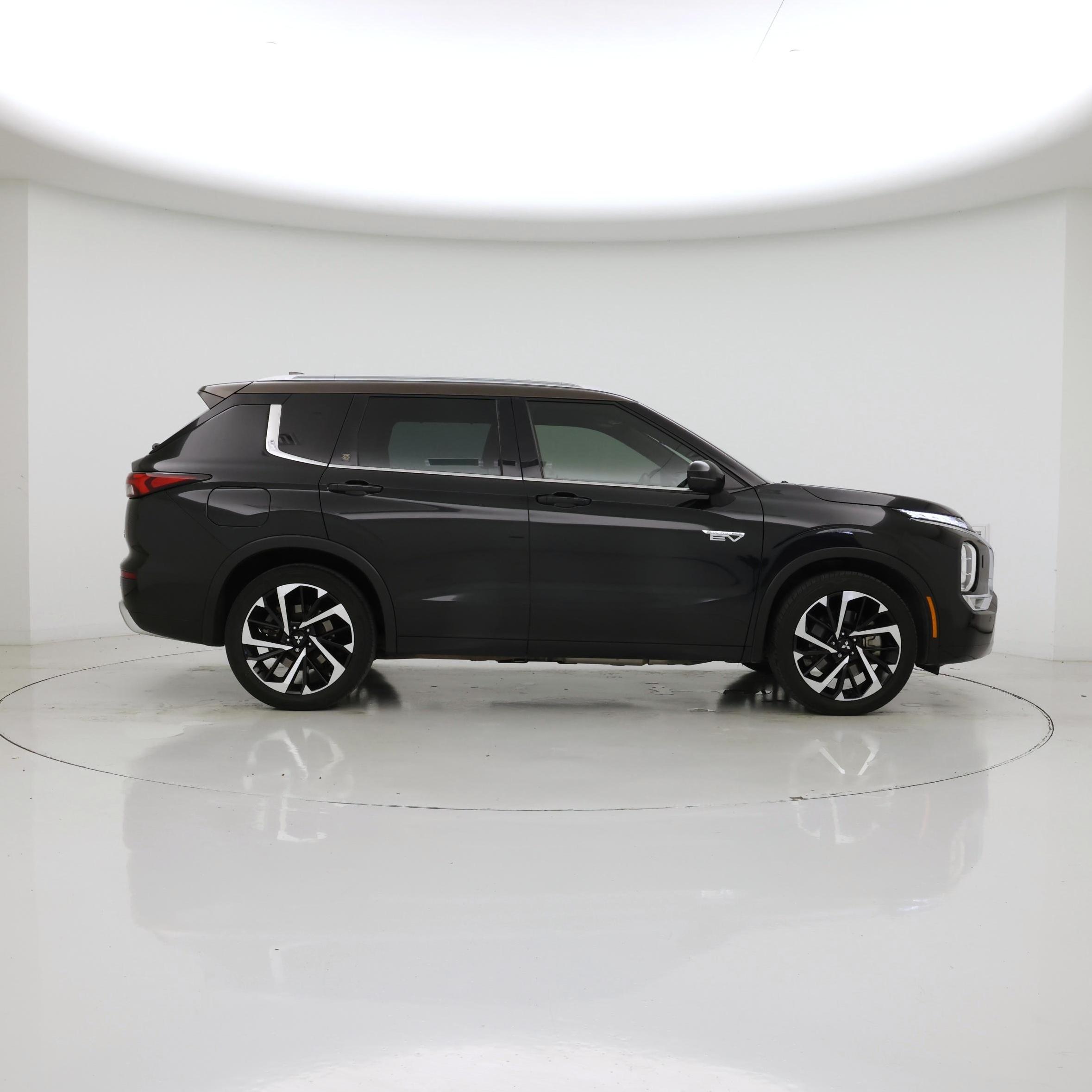 Thumbnail: 2023 Mitsubishi Outlander - 7