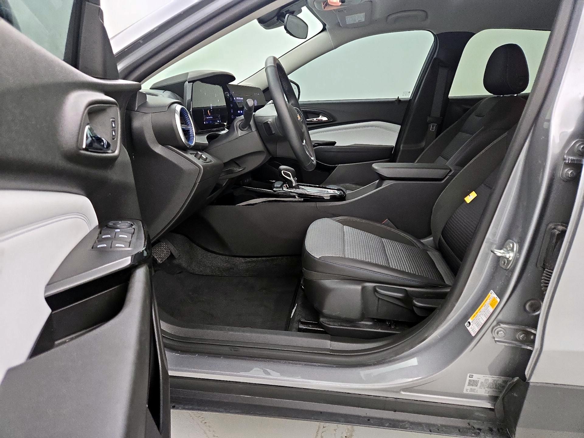 Thumbnail: 2025 Chevrolet Trax - 11