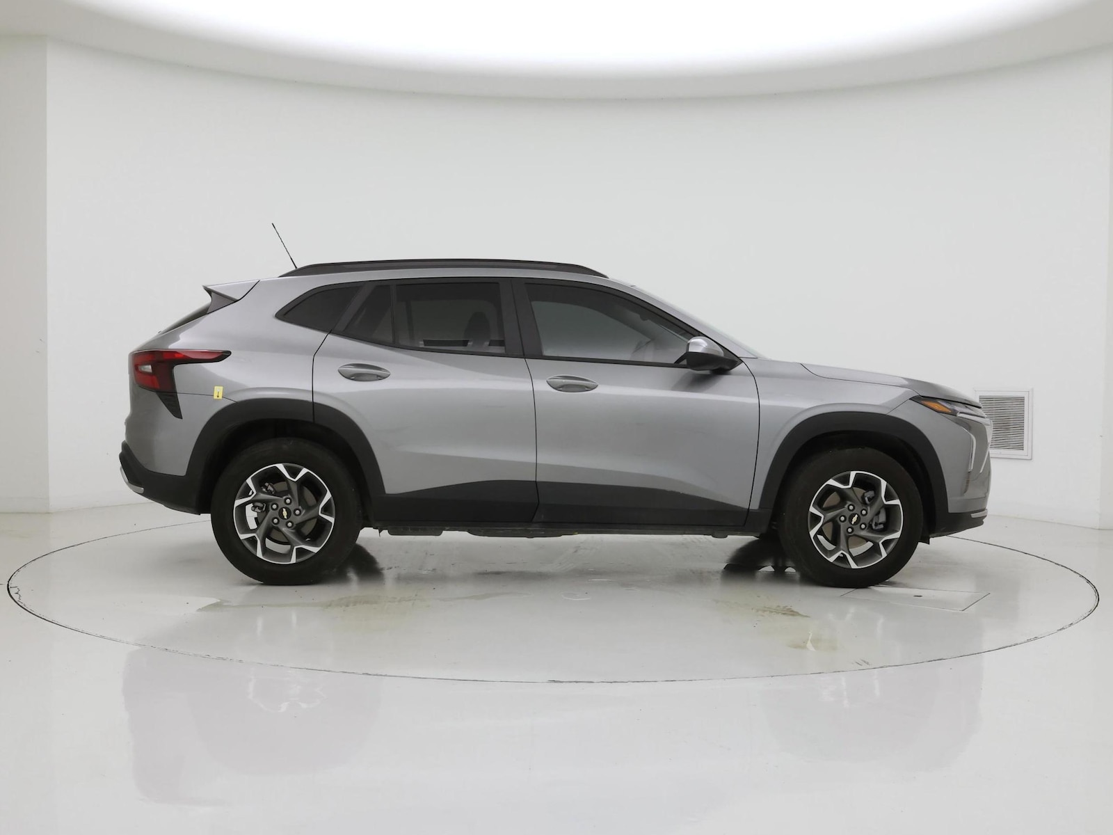 2025 Chevrolet Trax LT - Photo 8