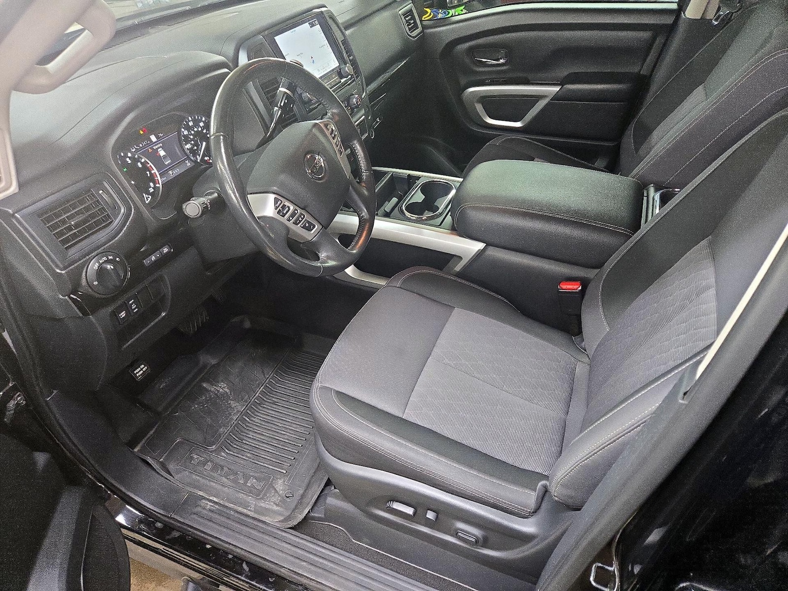 2022 Nissan Titan SV - Photo 12