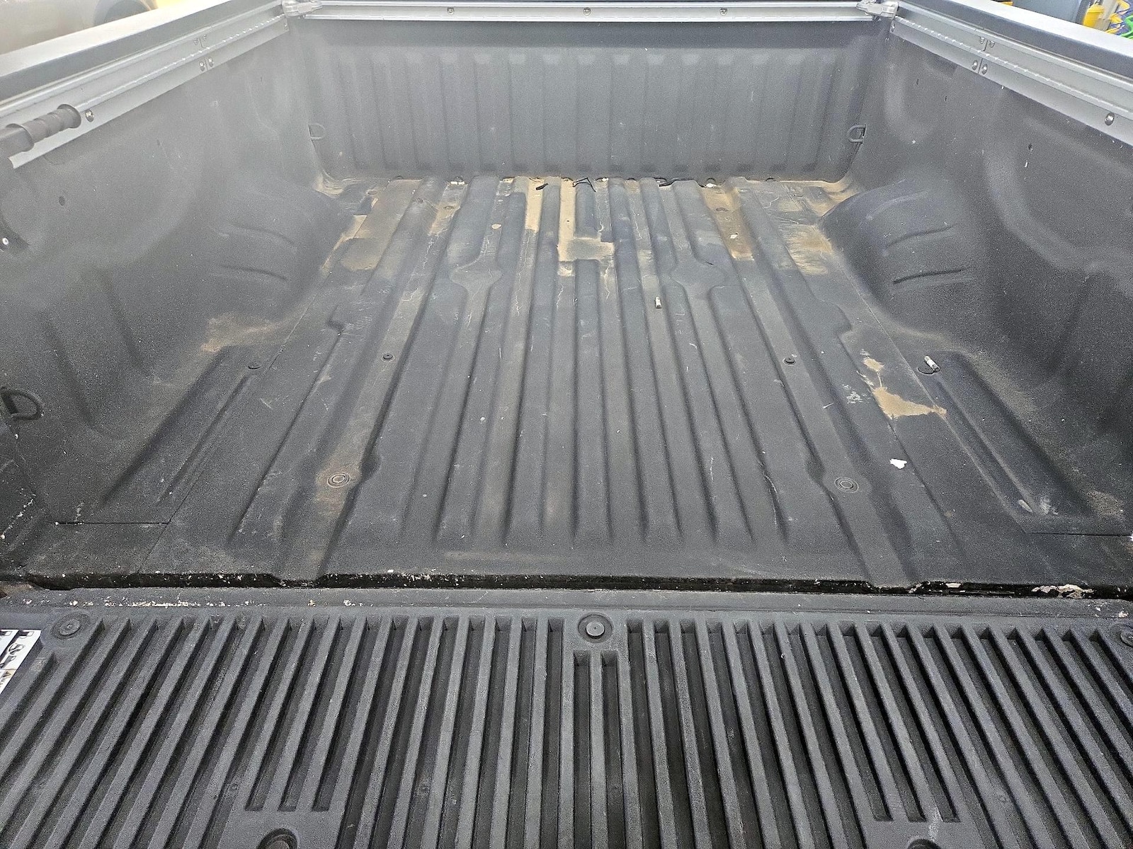 2022 Nissan Titan SV - Photo 22