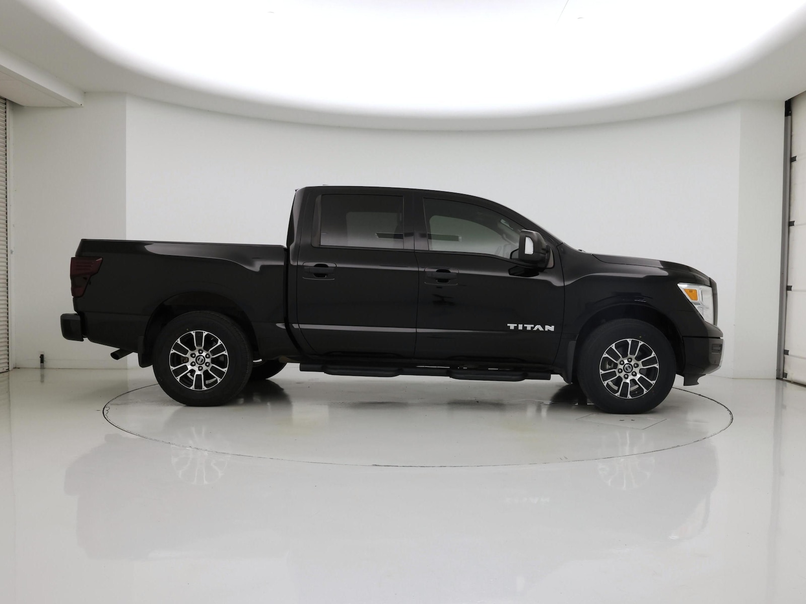 2022 Nissan Titan SV - Photo 8