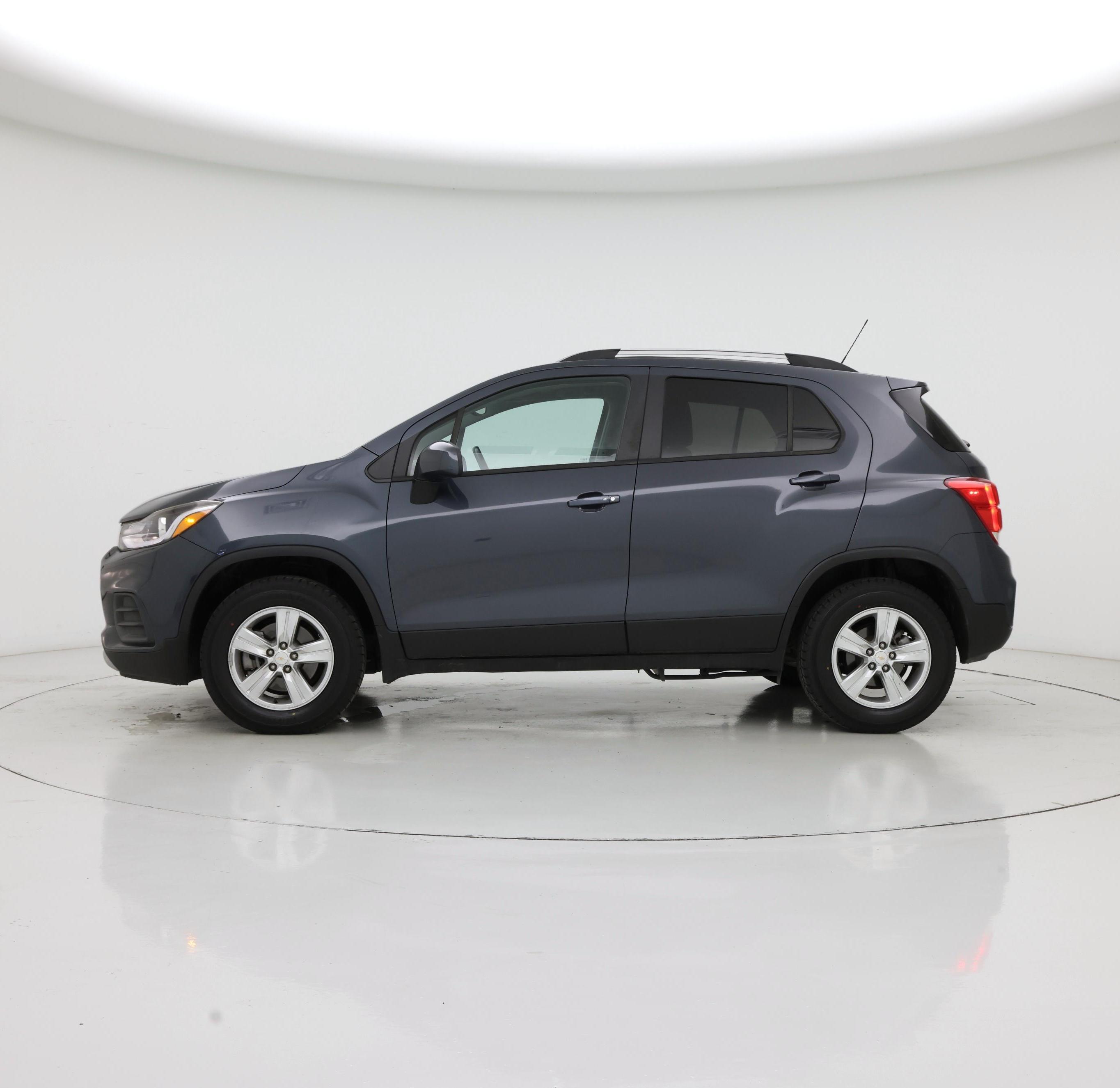 Thumbnail: 2022 Chevrolet Trax - 3