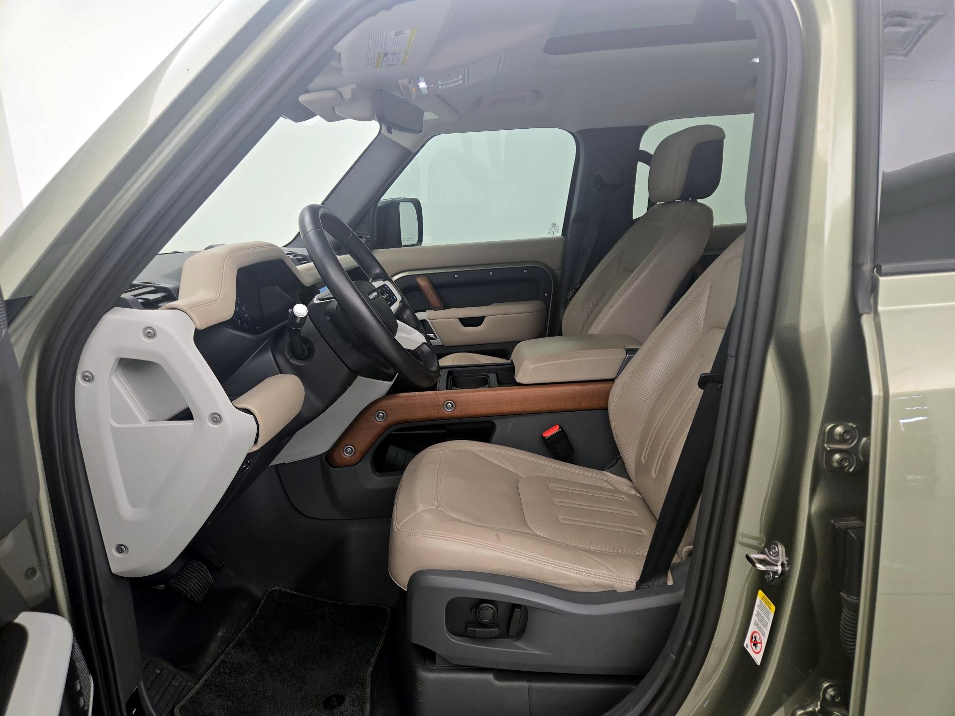 Thumbnail: 2020 Land Rover Defender - 11