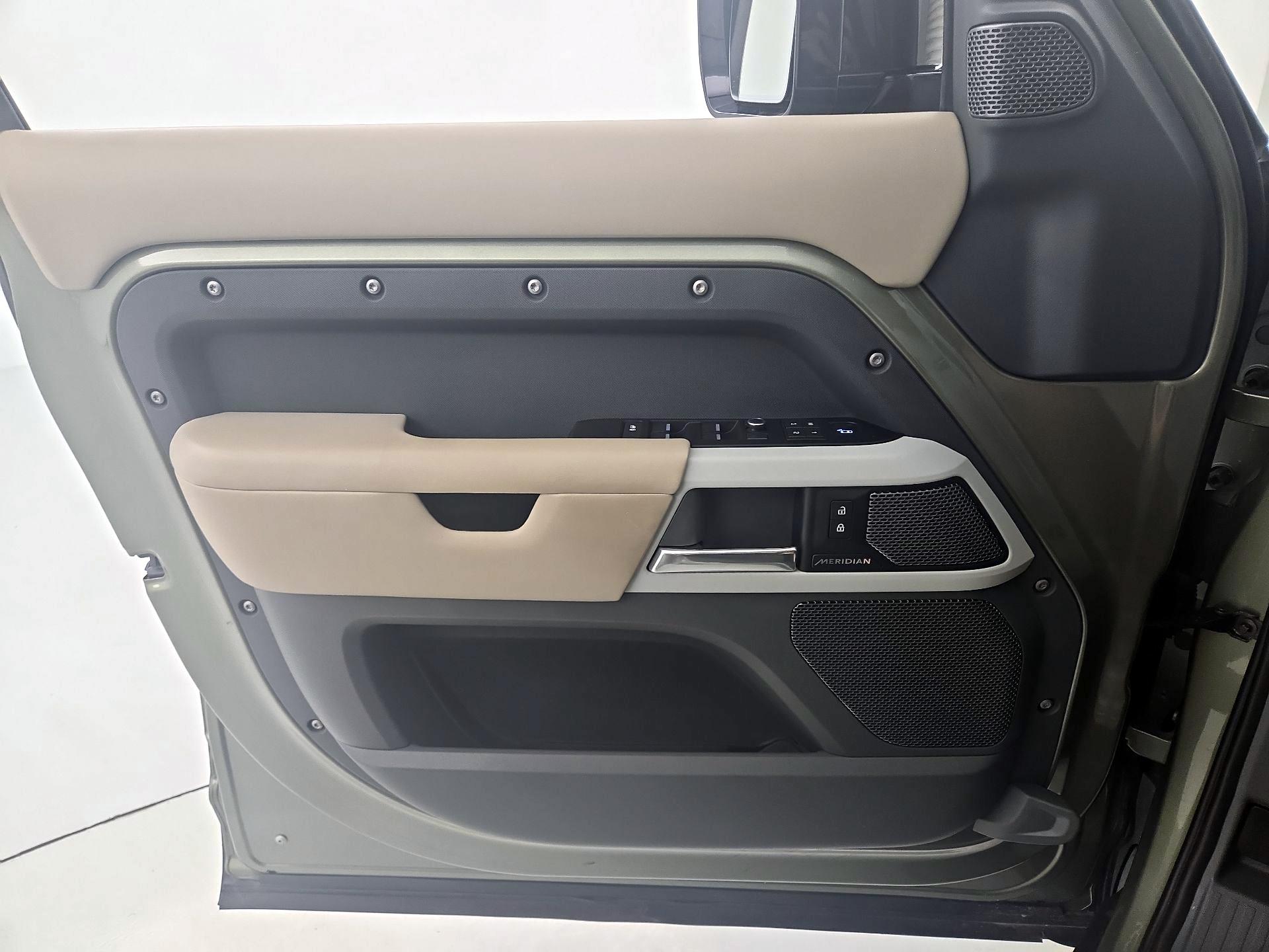 Thumbnail: 2020 Land Rover Defender - 12