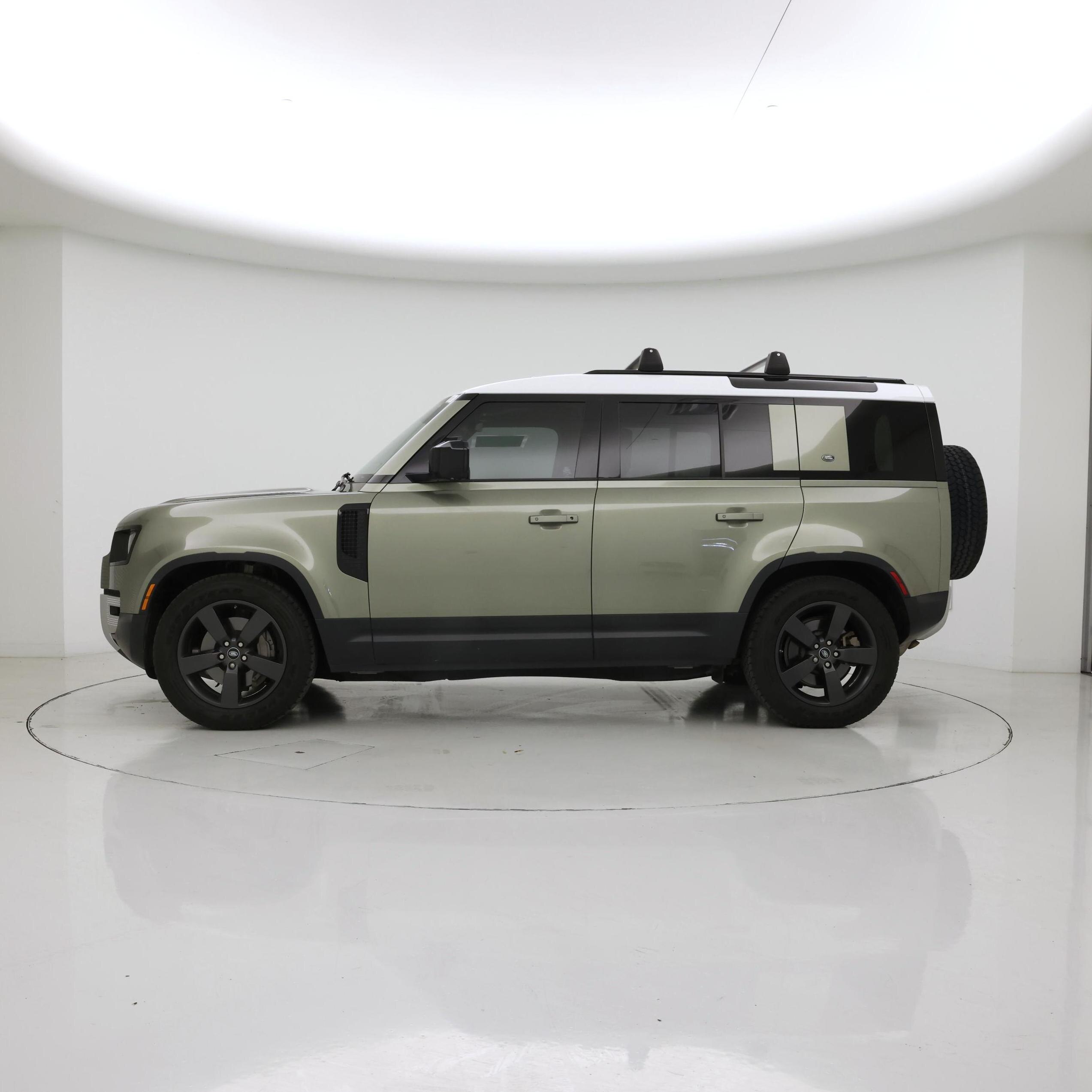 Thumbnail: 2020 Land Rover Defender - 3