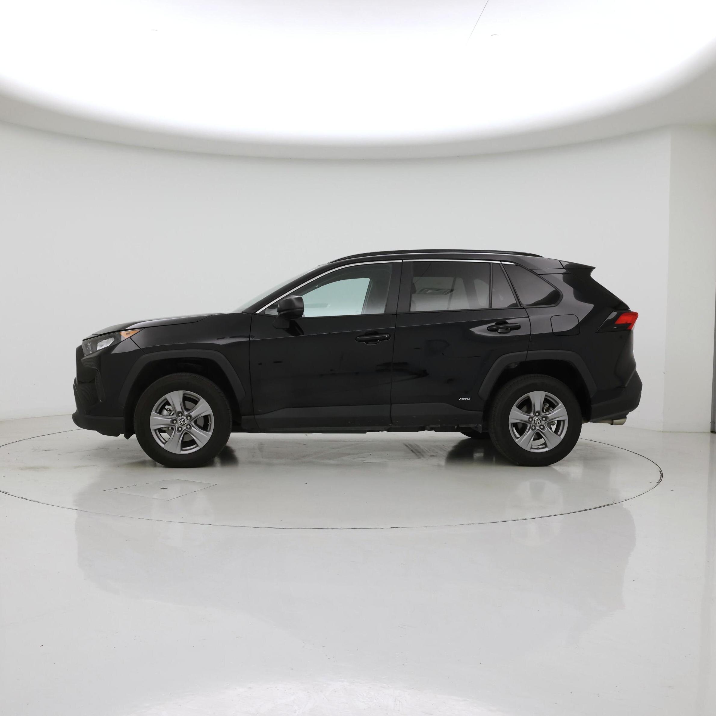 Thumbnail: 2022 Toyota RAV4 - 3