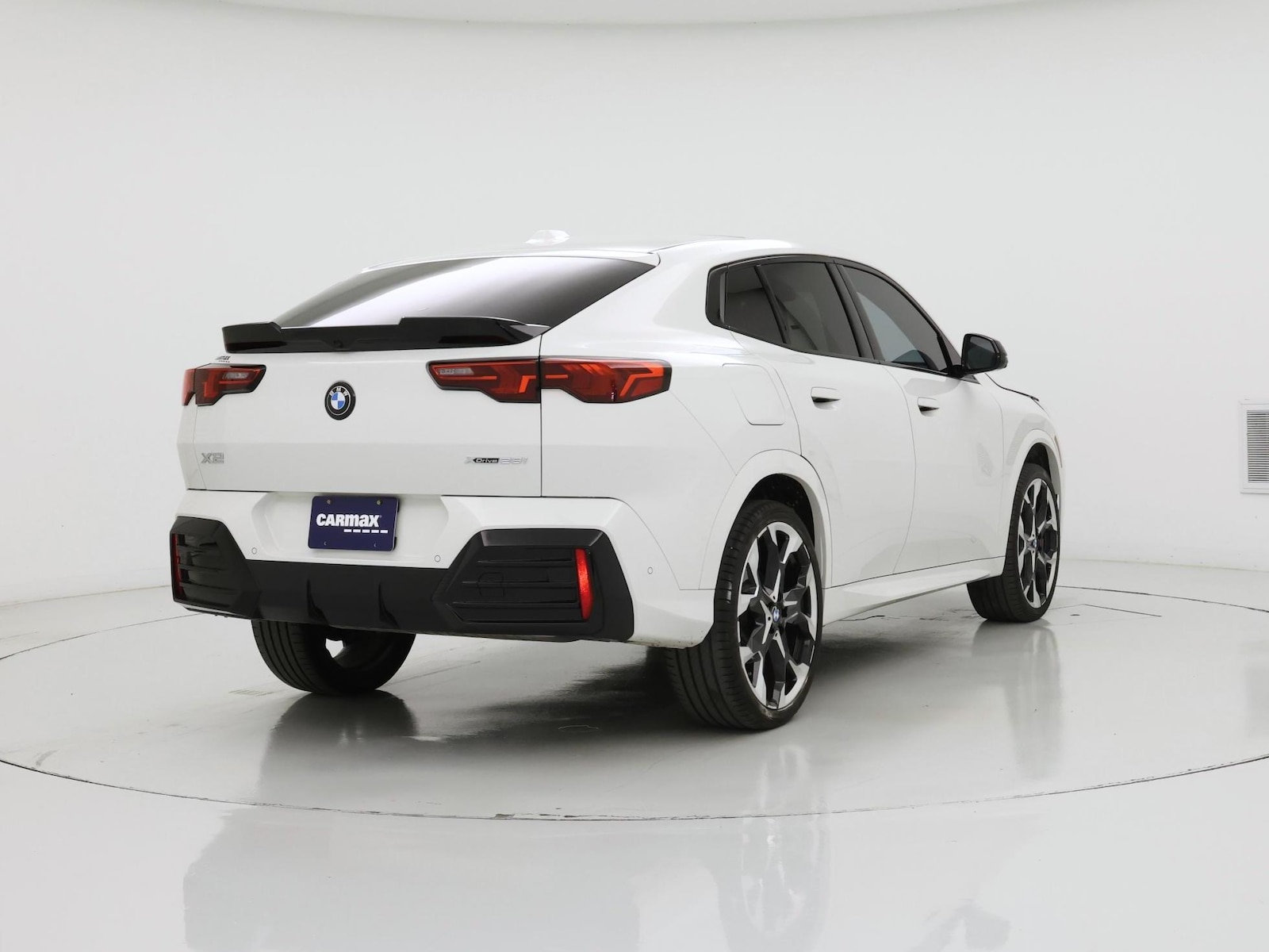 2024 BMW X2 28i - Photo 9