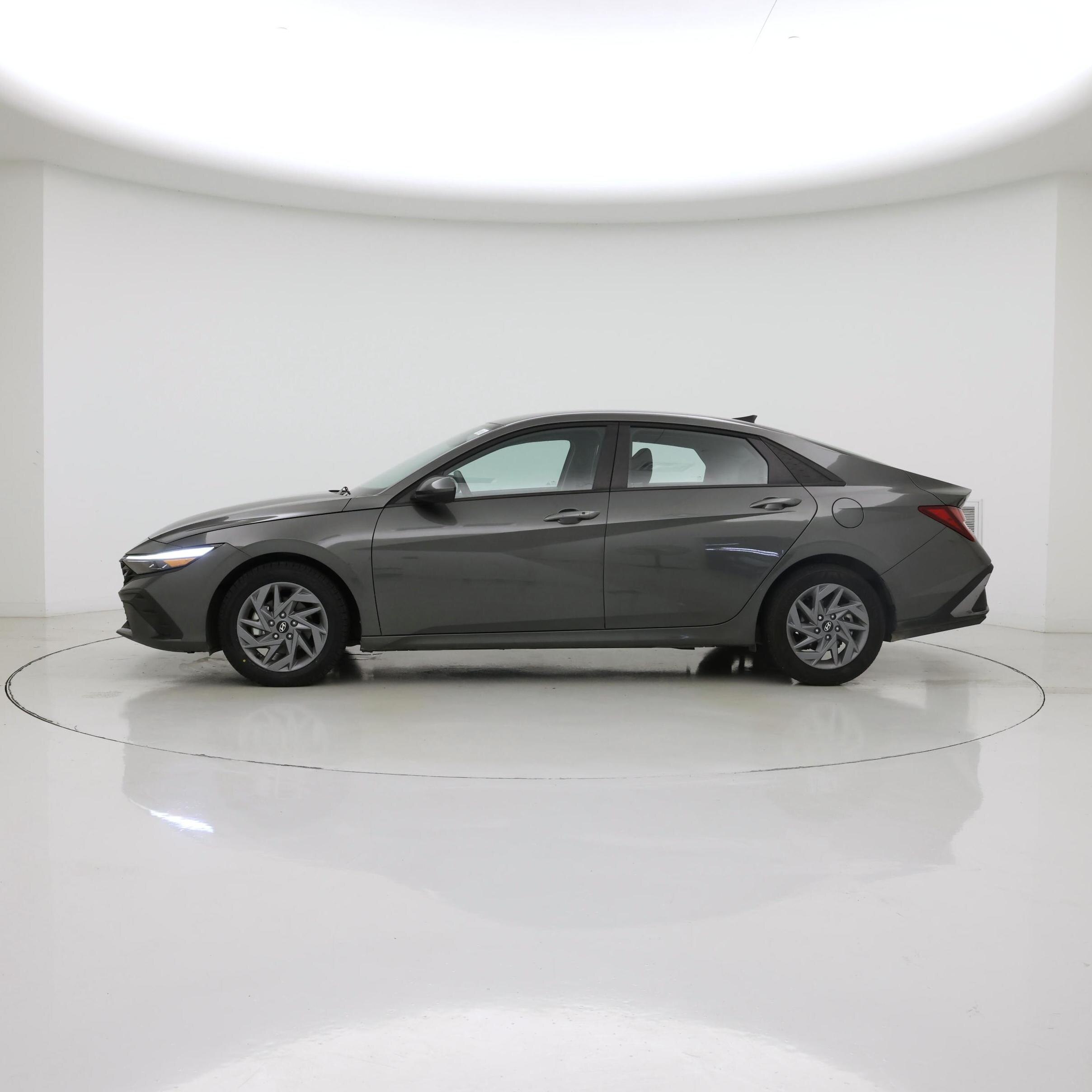 Thumbnail: 2025 Hyundai Elantra - 3