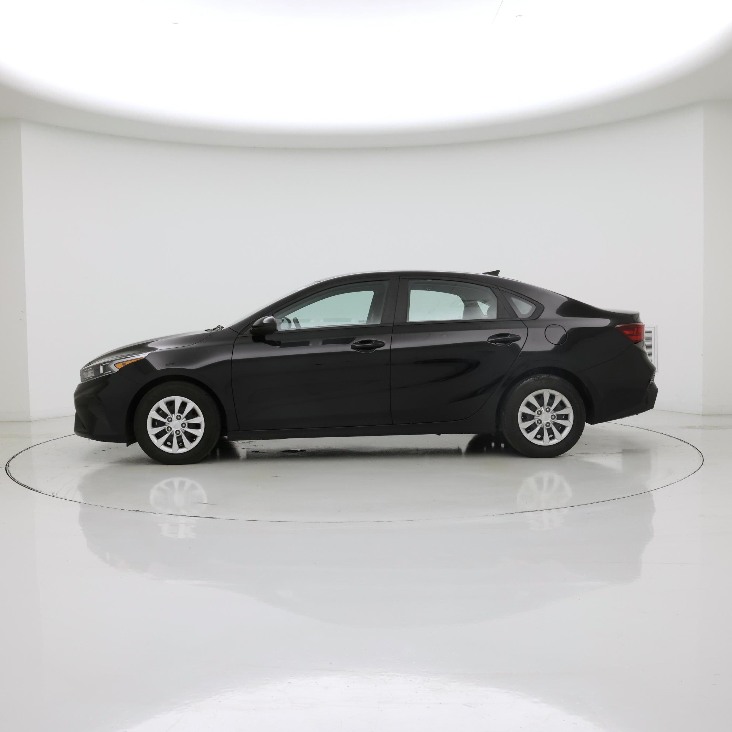 Thumbnail: 2024 Kia Forte - 3