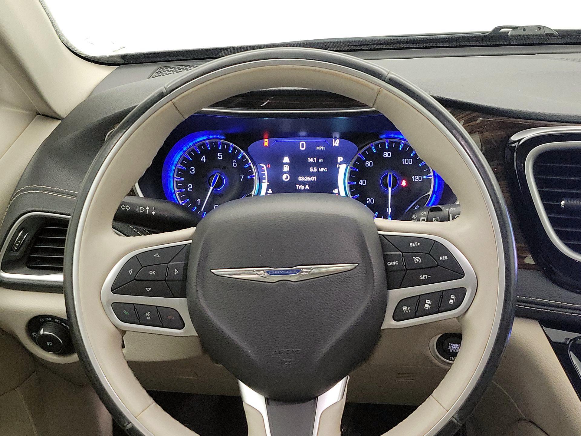 Thumbnail: 2021 Chrysler Pacifica - 10