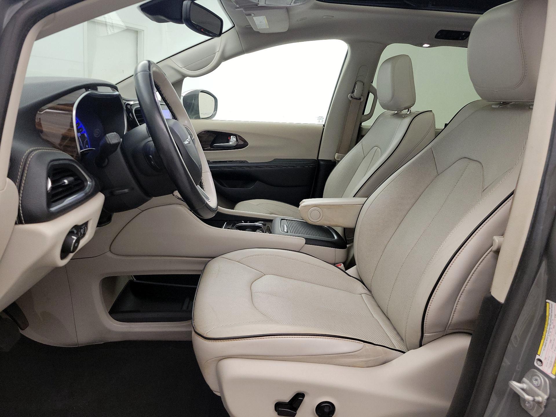 Thumbnail: 2021 Chrysler Pacifica - 11