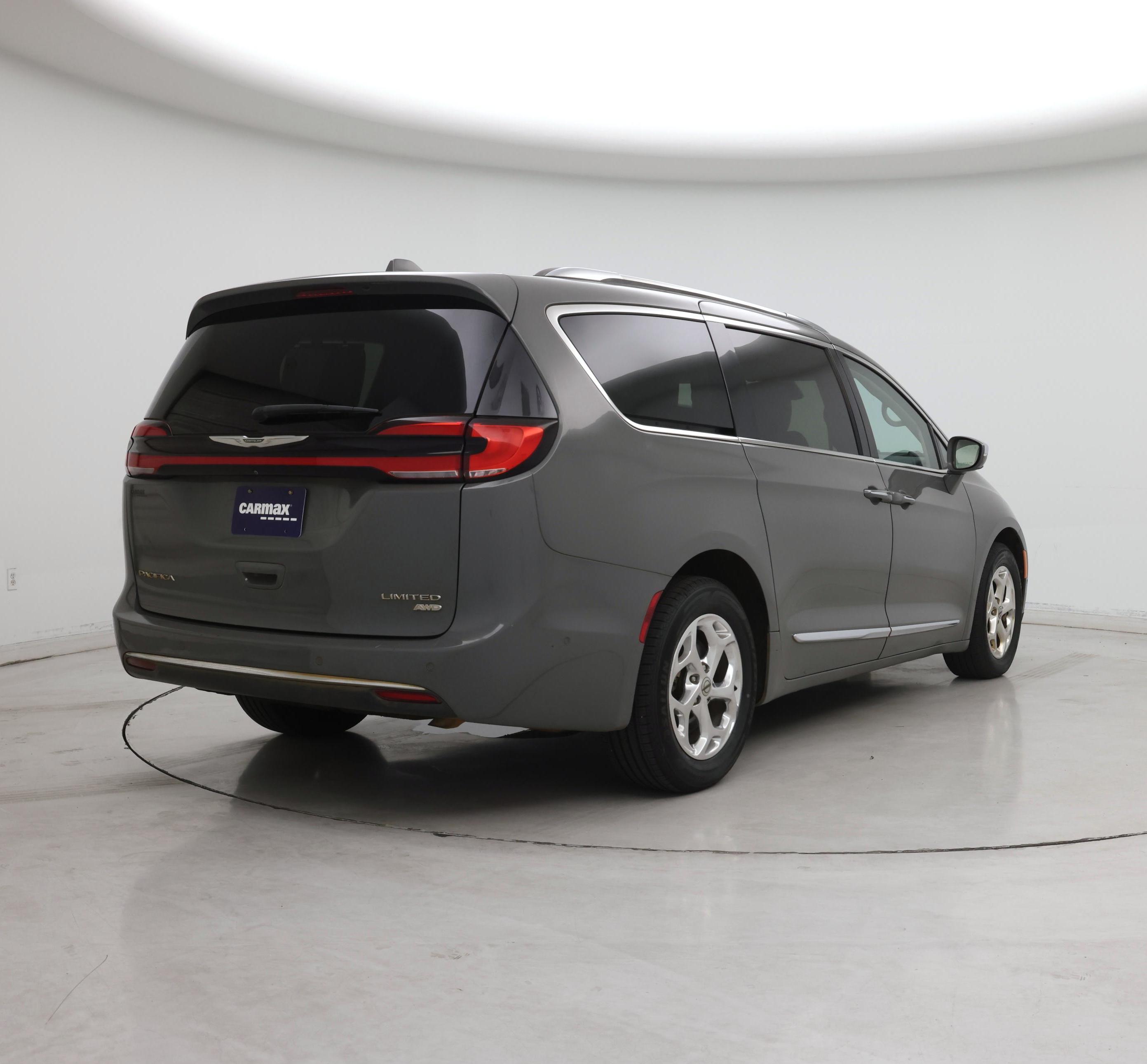 Thumbnail: 2021 Chrysler Pacifica - 8