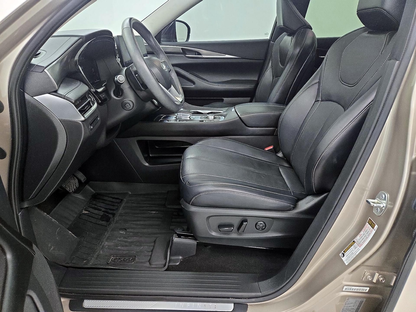 2023 INFINITI QX60 LUXE - Photo 3