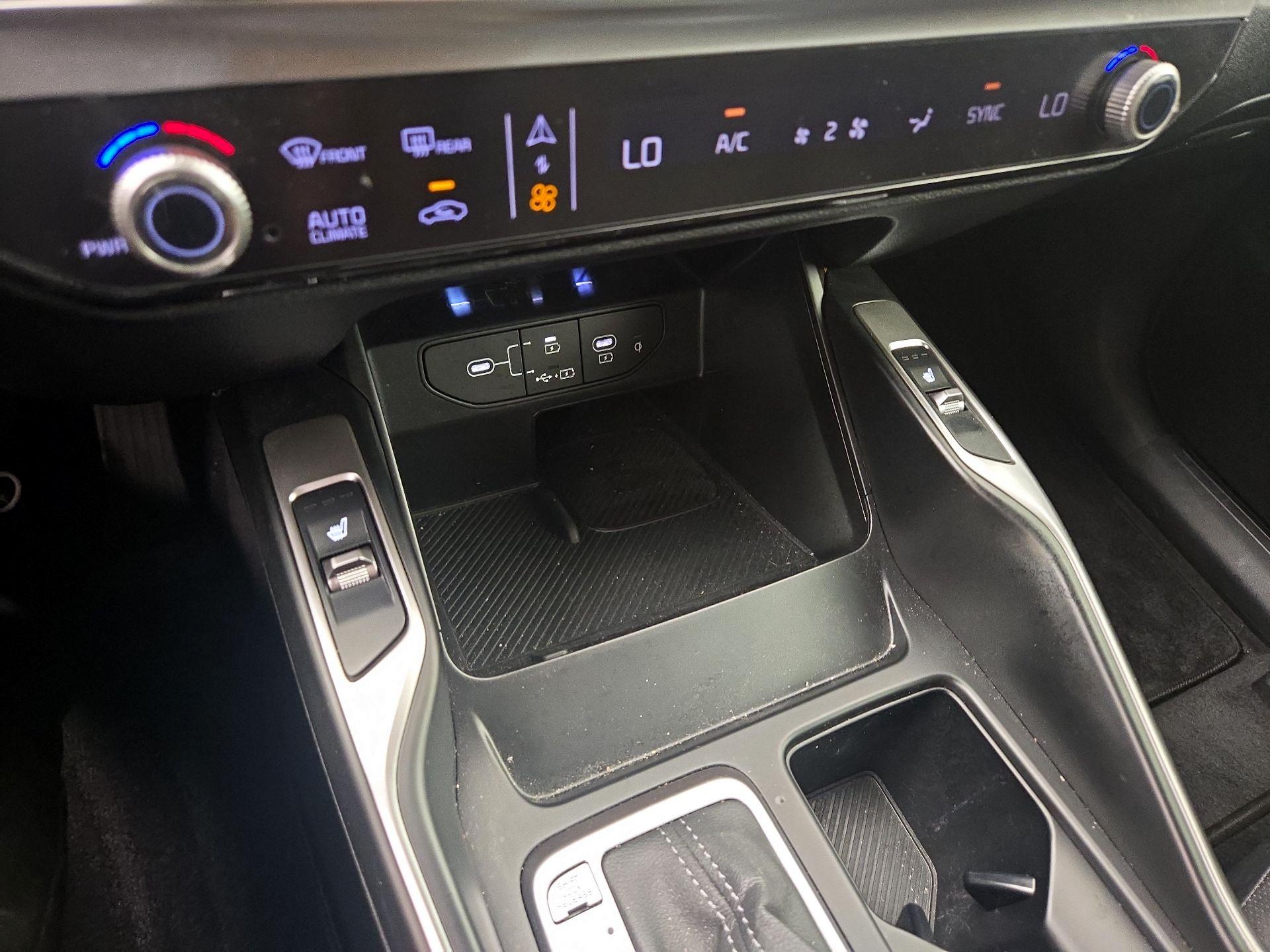 Thumbnail: 2025 Kia Sorento - 16