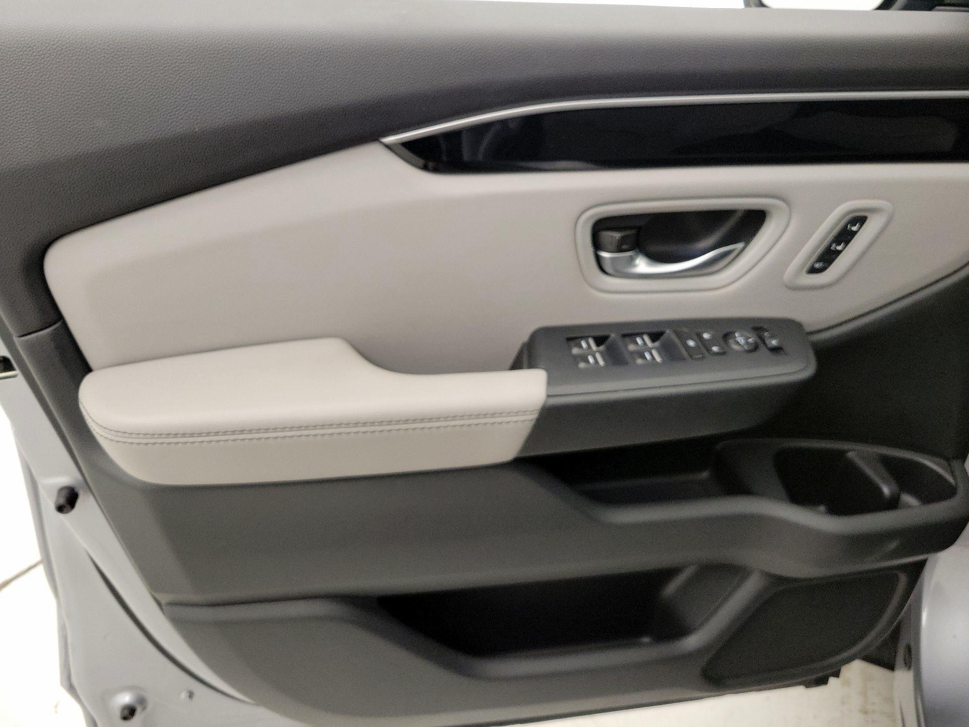 Thumbnail: 2023 Honda Pilot - 12