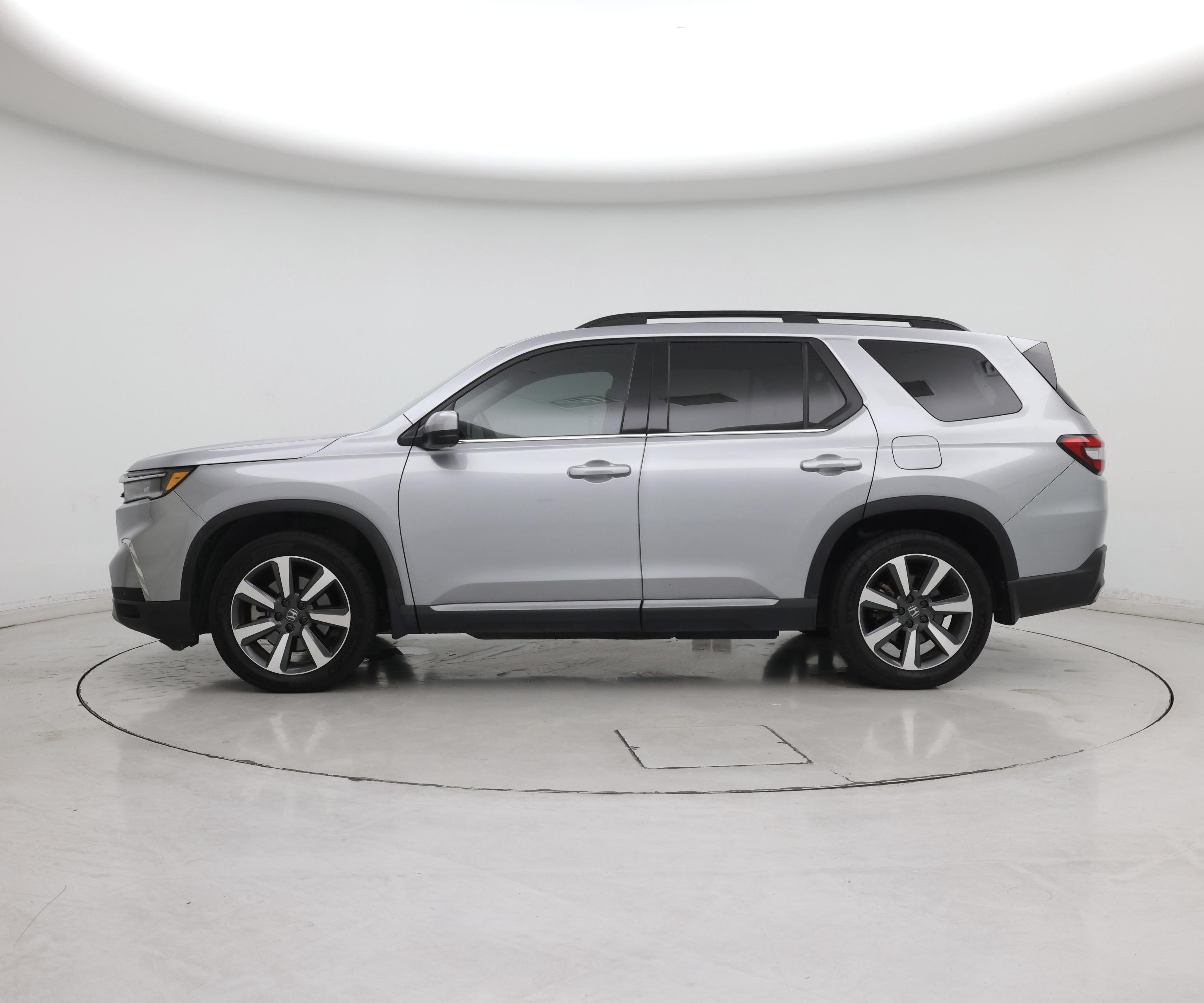Thumbnail: 2023 Honda Pilot - 3