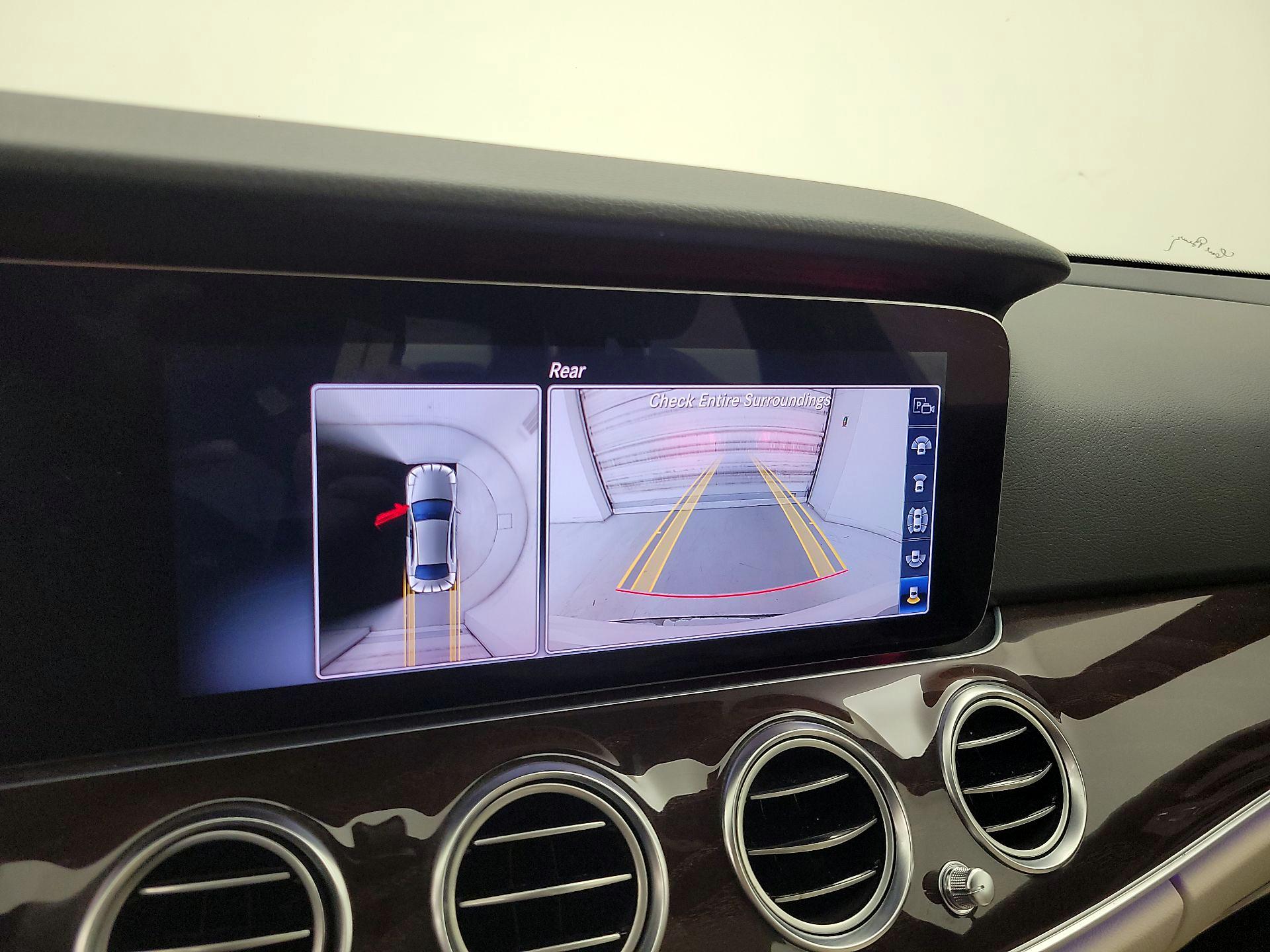 Thumbnail: 2020 Mercedes-Benz E-Class - 15