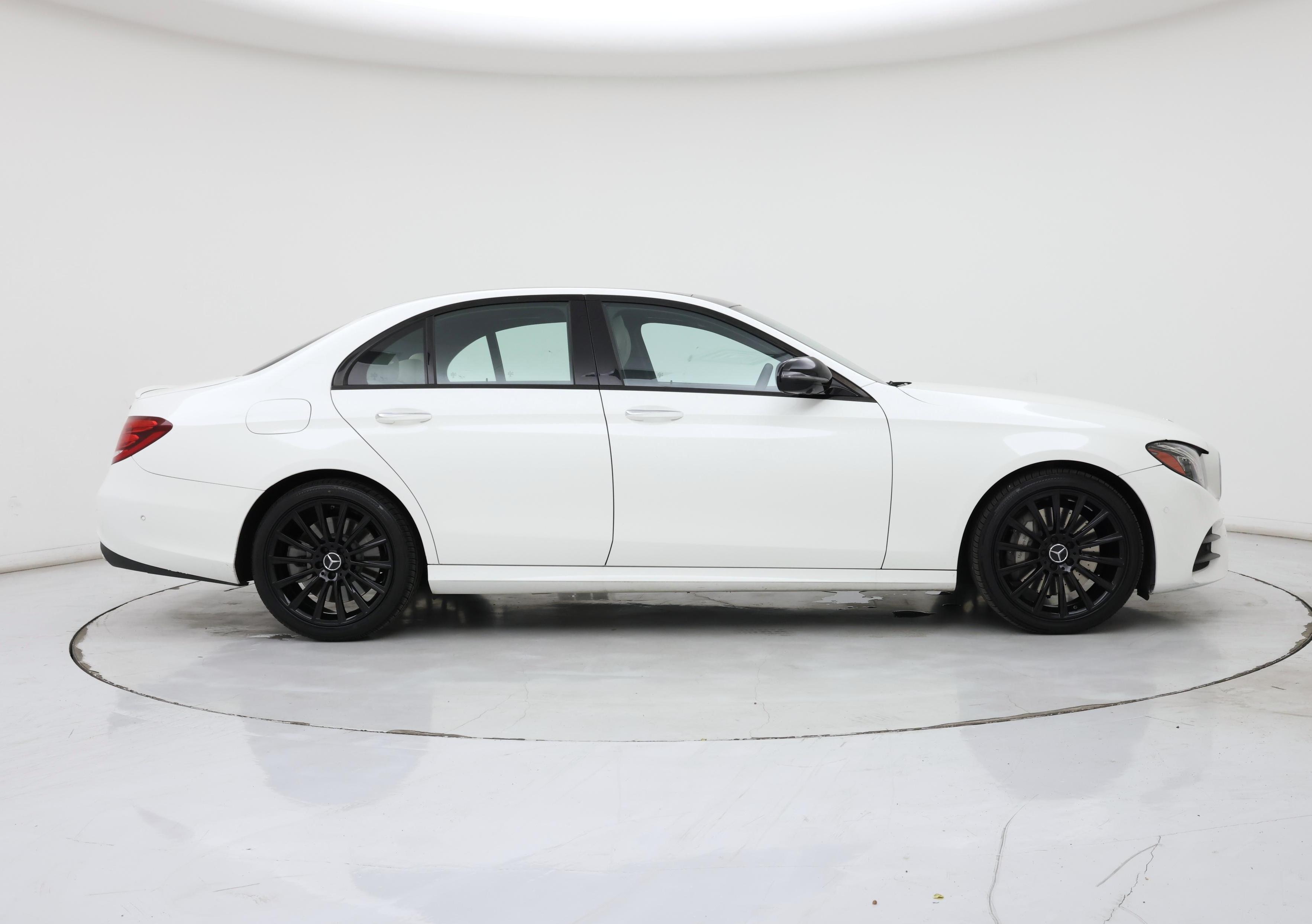Thumbnail: 2020 Mercedes-Benz E-Class - 7