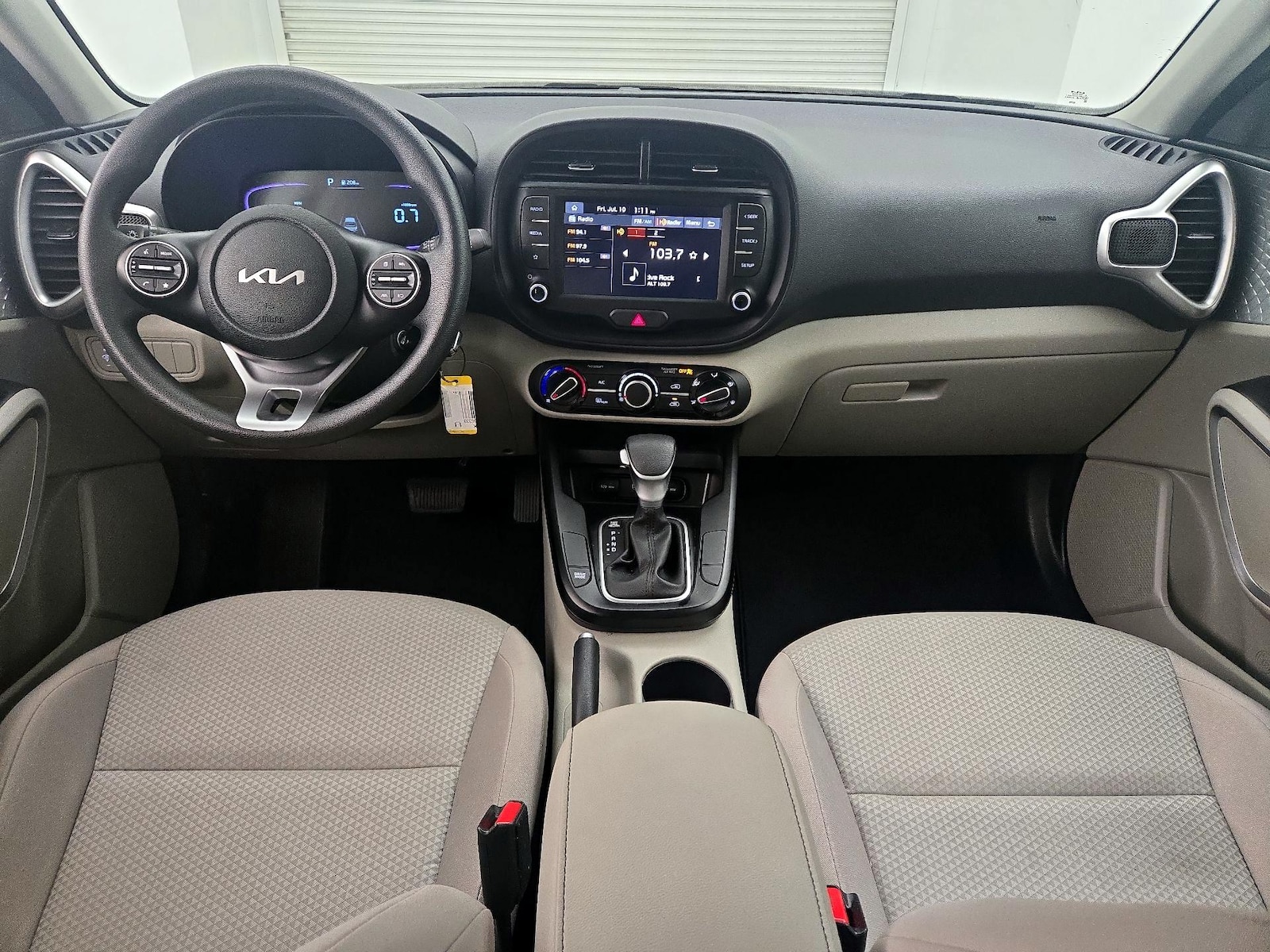 2025 Kia Soul LX - Photo 10