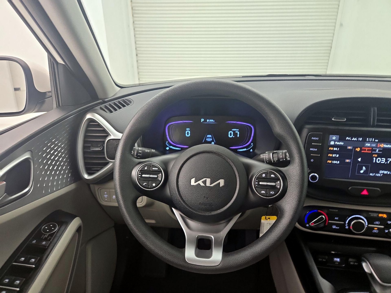 2025 Kia Soul LX - Photo 11